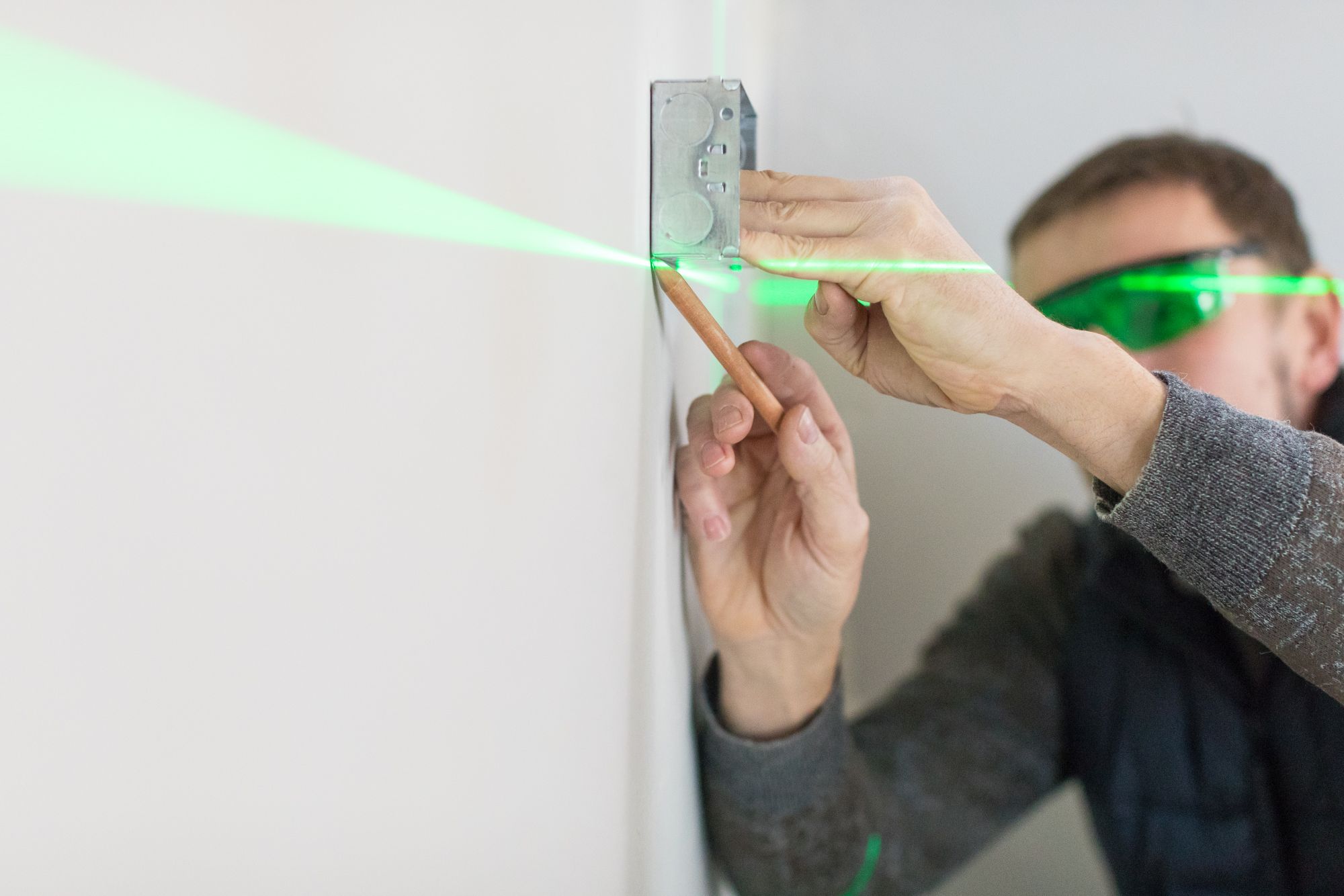 Nivel laser de cruz + 2 puntos – VERDE. 20 metros (50 metros con detector) ±3mm/m