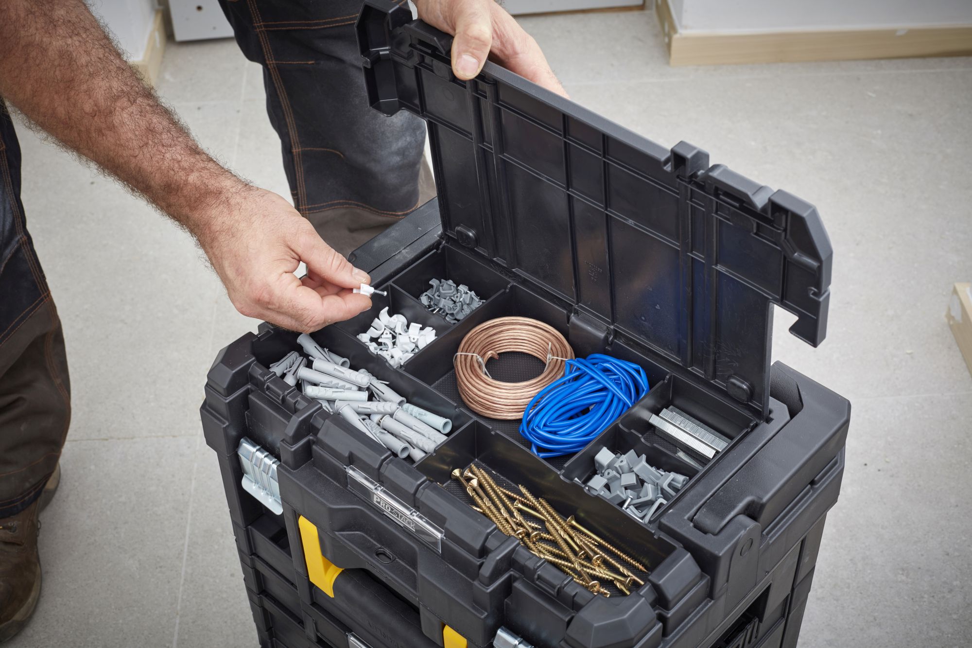 Maleta con asa de aluminio PRO-STACK FatMax