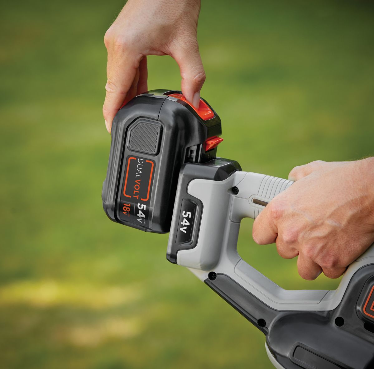 GTC5455PCB-XJ - Cortasetos Dual Volt 60cm 19mm PowerCommand CUT SIN batería