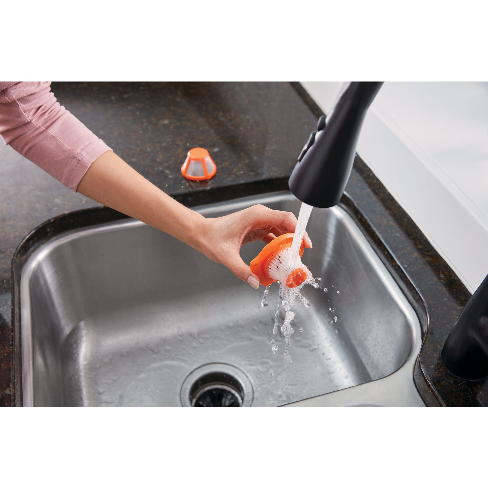 HLVC315B11-QW - Aspirador de mano Pelícano 12V 1,5AH cargador base