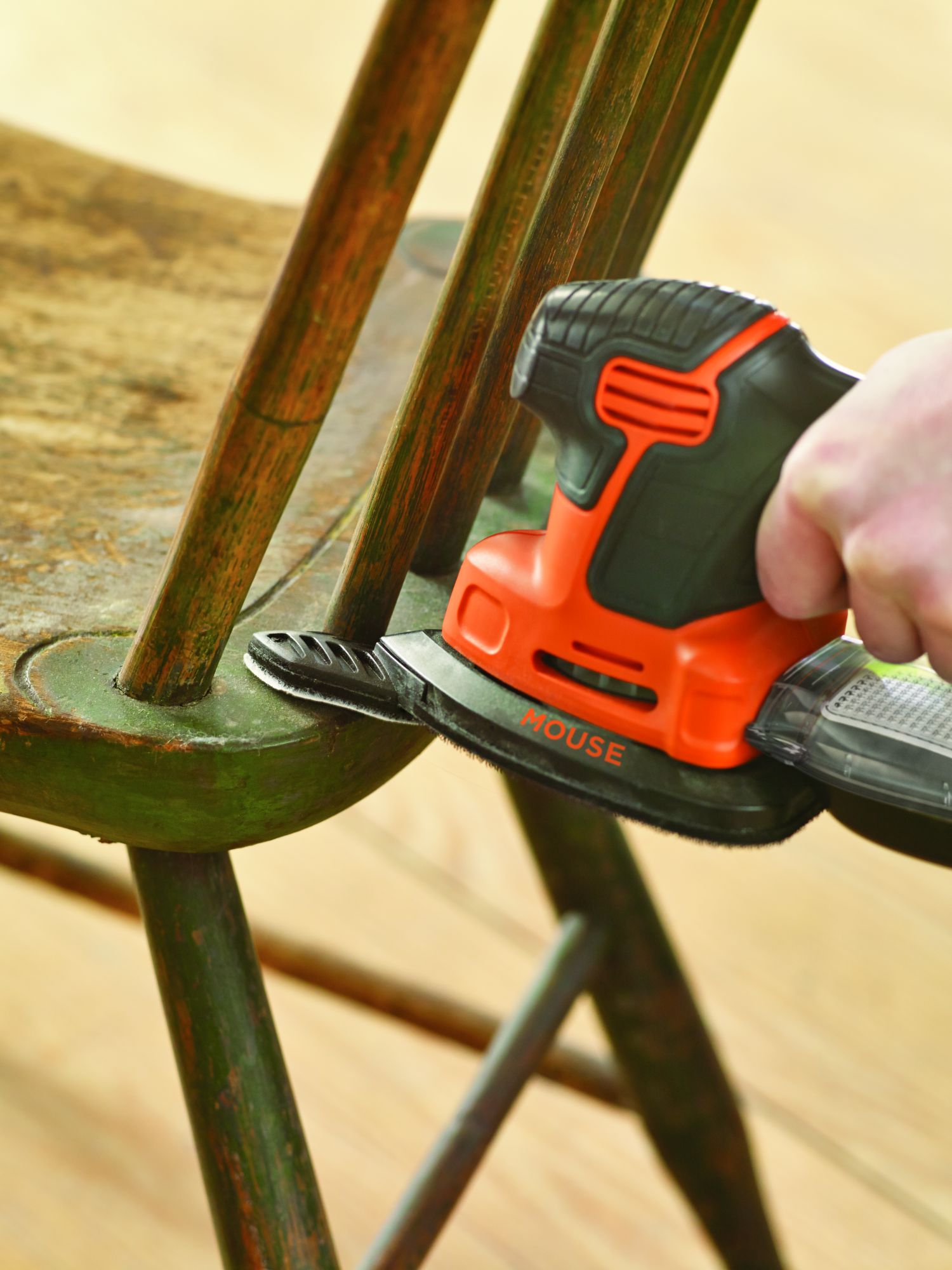 KA2000KA10-QS - Lijadora Mouse® 120W con 10 accesorios y caja de herramientas 16