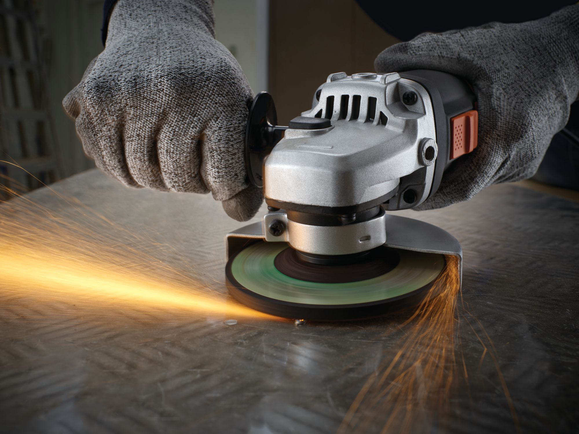 KG911K-QS - Amoladora 900w de 115mm