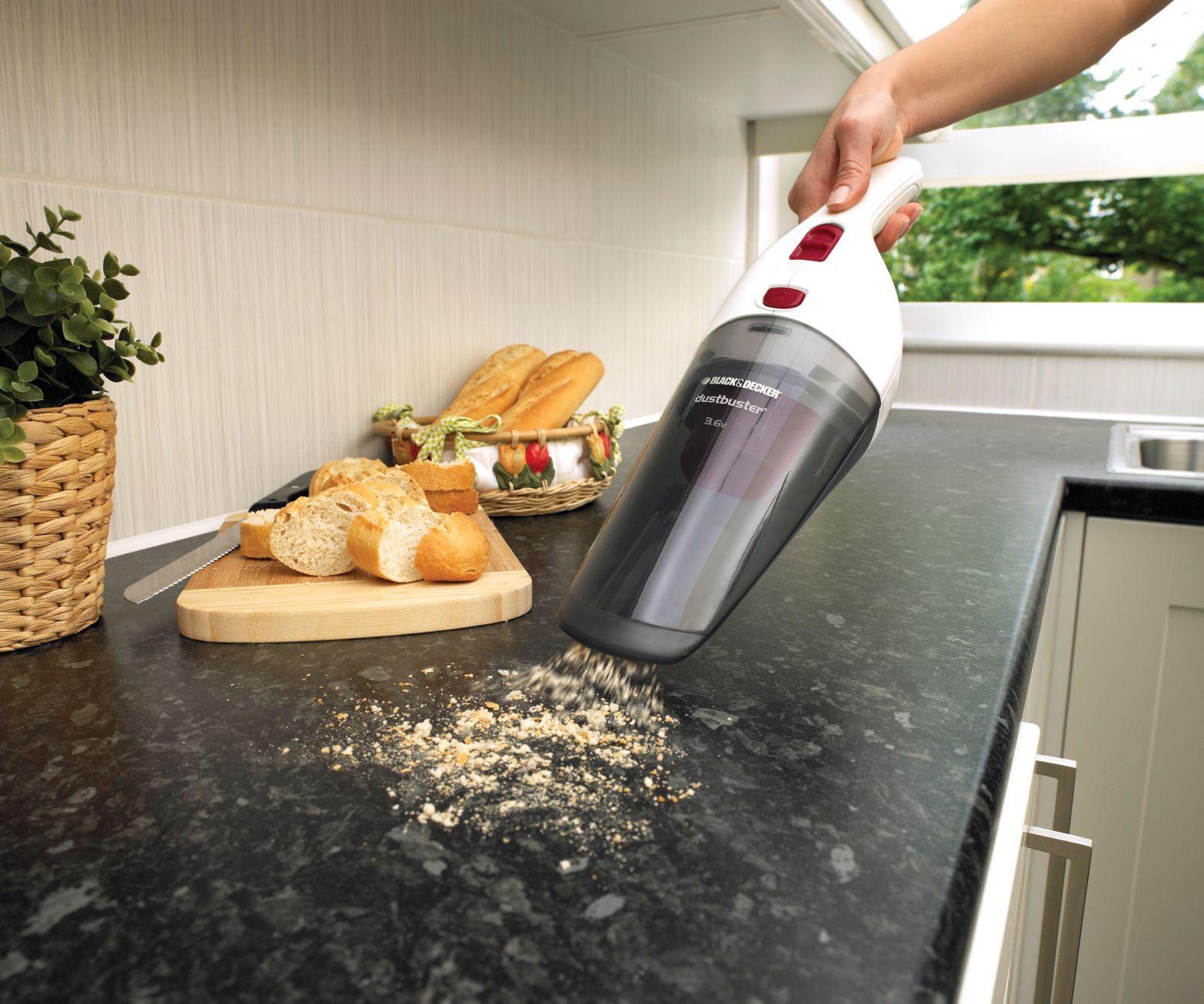 NV3620N-QW - Aspirador Dustbuster 3.6V con accesorios