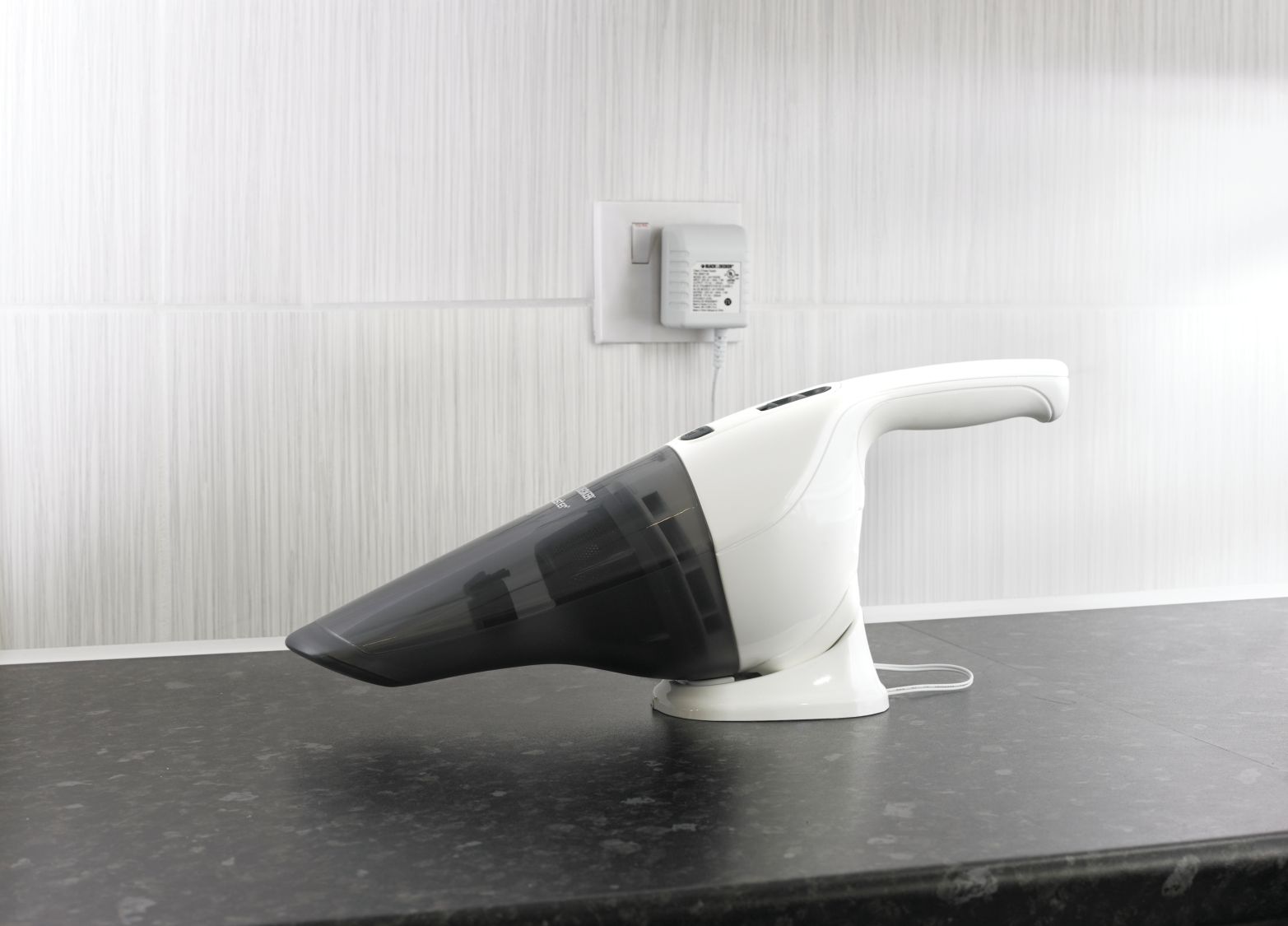 NV4820N-QW - Aspirador Dustbuster 4.8V con accesorios