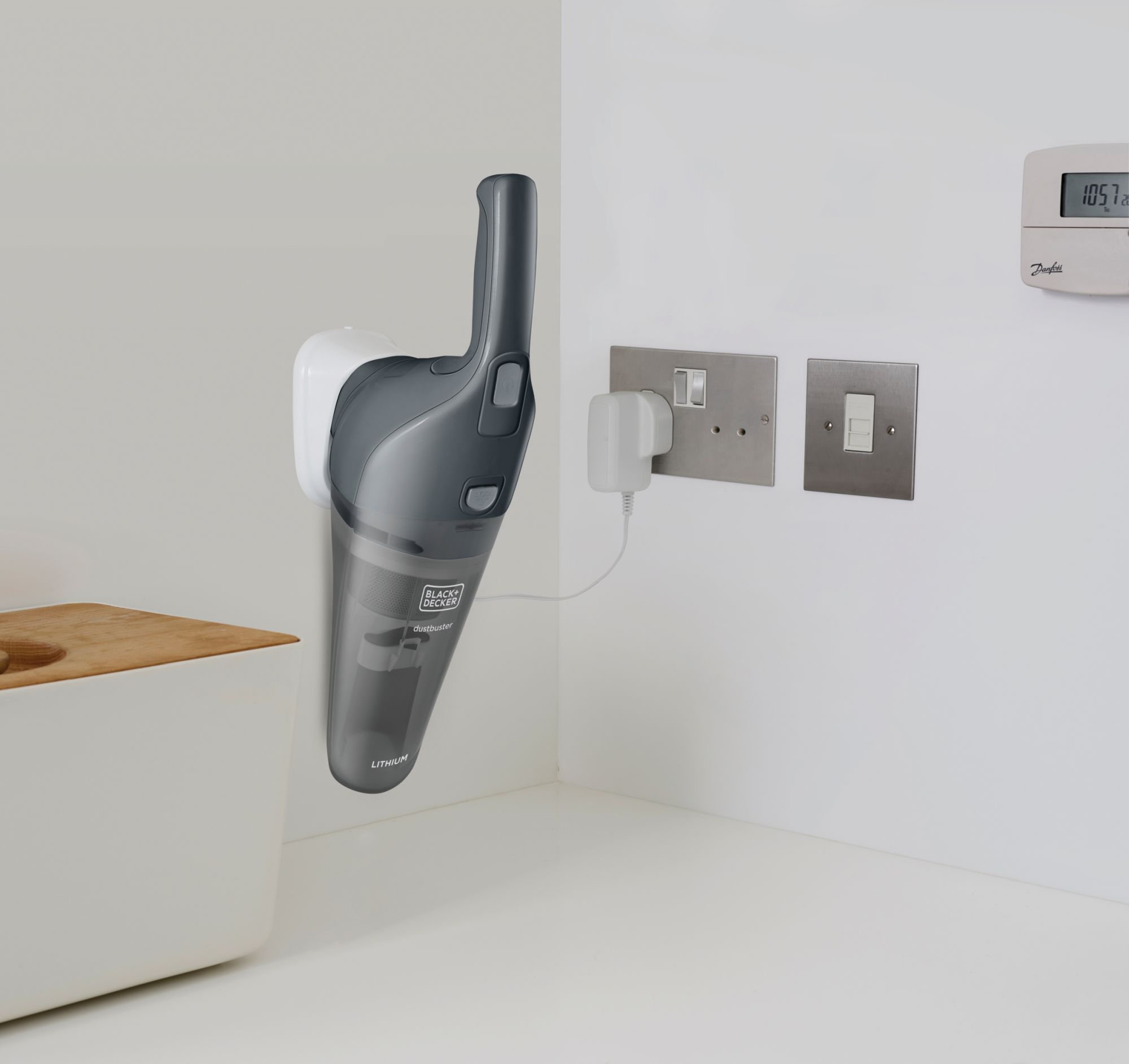 NVB215WA-QW - Aspirador de mano Dustbuster Litio 10.8Wh 7.2V