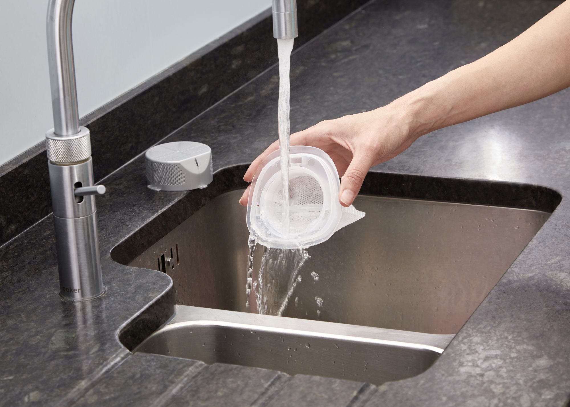 NVC115WA-QW - Aspirador de mano Dustbuster LITIO 3,6V con accesorios