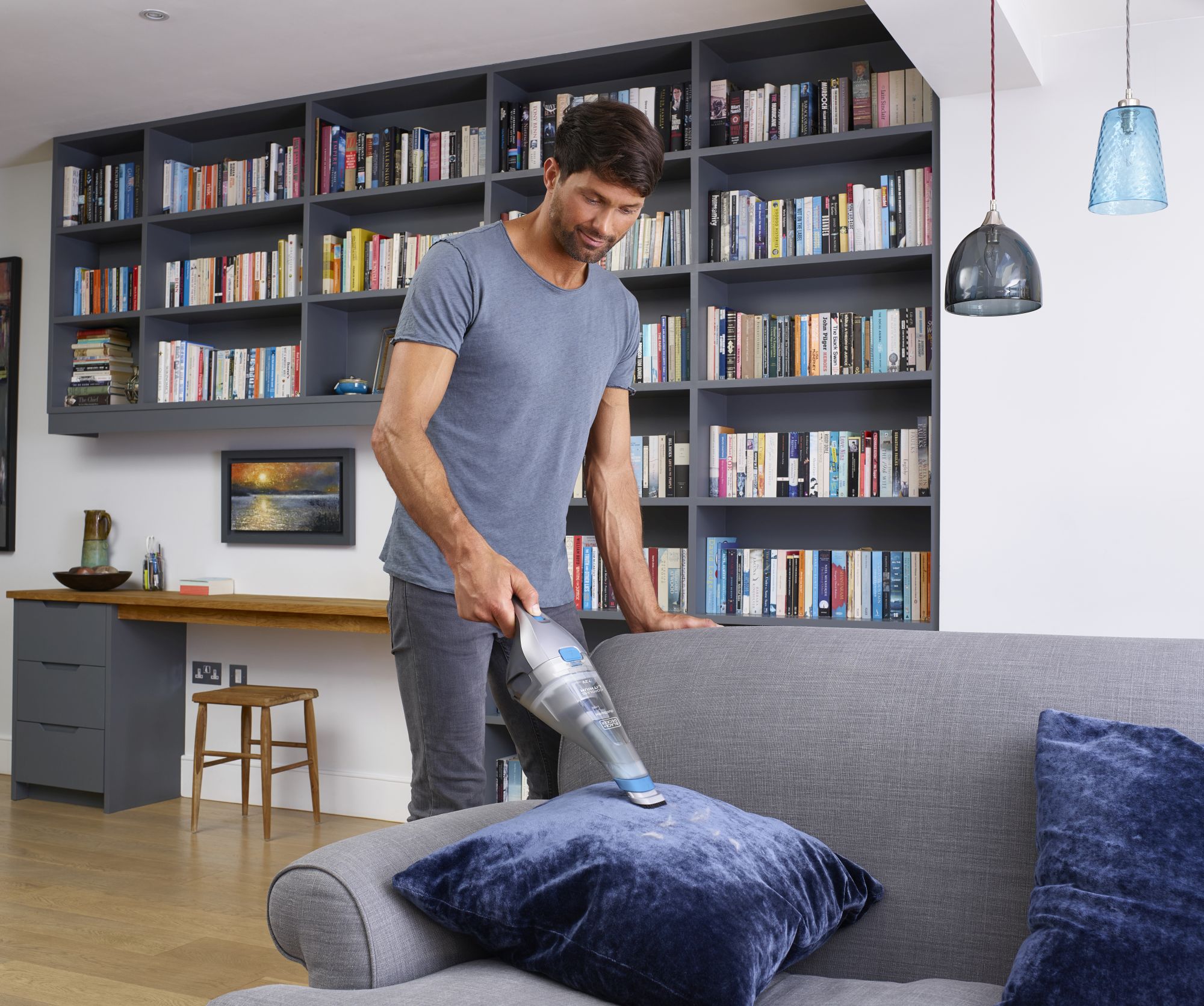 NVC215WA-QW - Aspiradorde mano Dustbuster LITIO 7,2V con accesorios