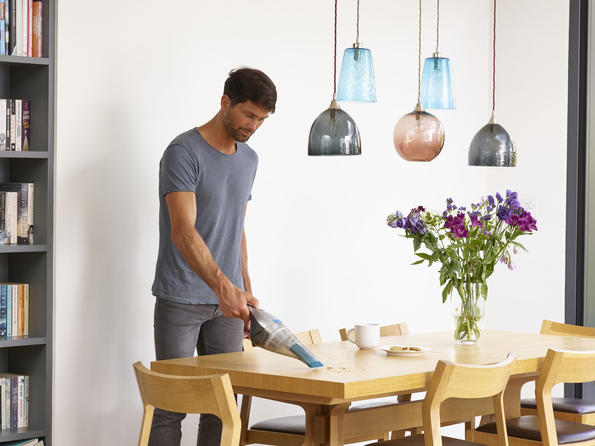 NVC215WA-QW - Aspiradorde mano Dustbuster LITIO 7,2V con accesorios