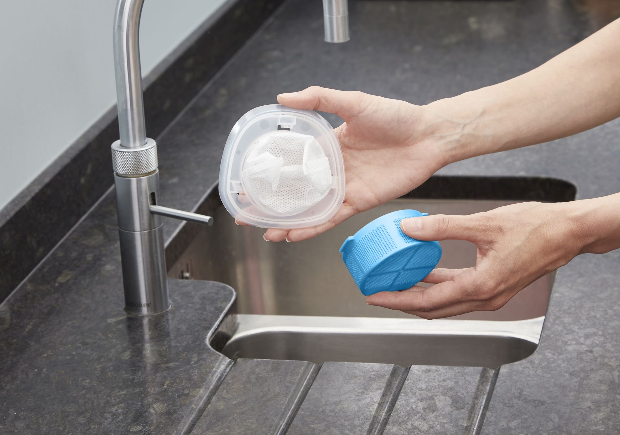 NVC215WA-QW - Aspiradorde mano Dustbuster LITIO 7,2V con accesorios