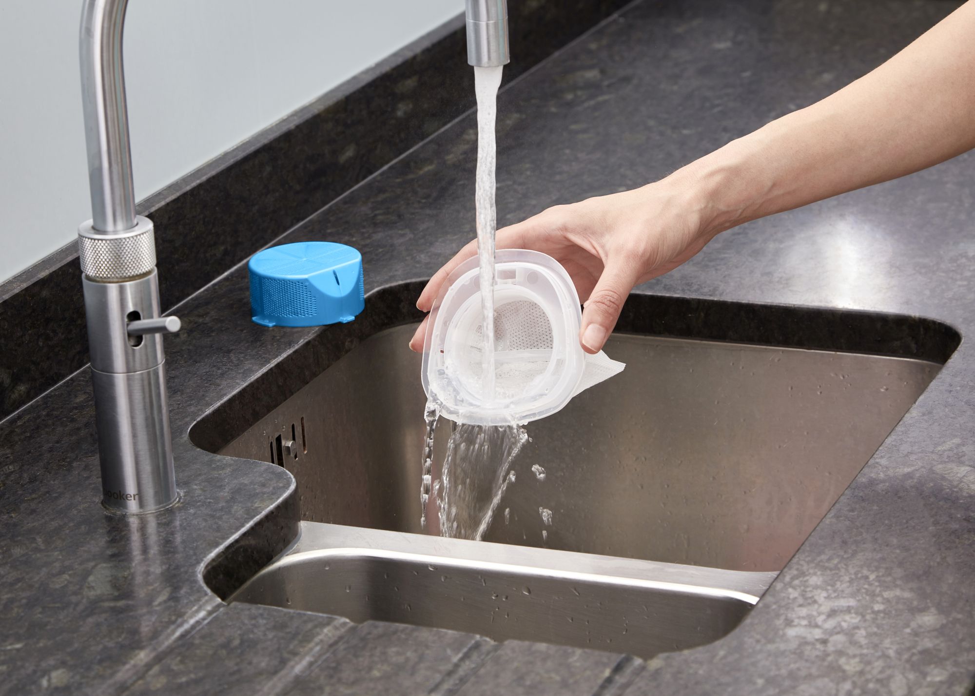 NVC215WA-QW - Aspiradorde mano Dustbuster LITIO 7,2V con accesorios