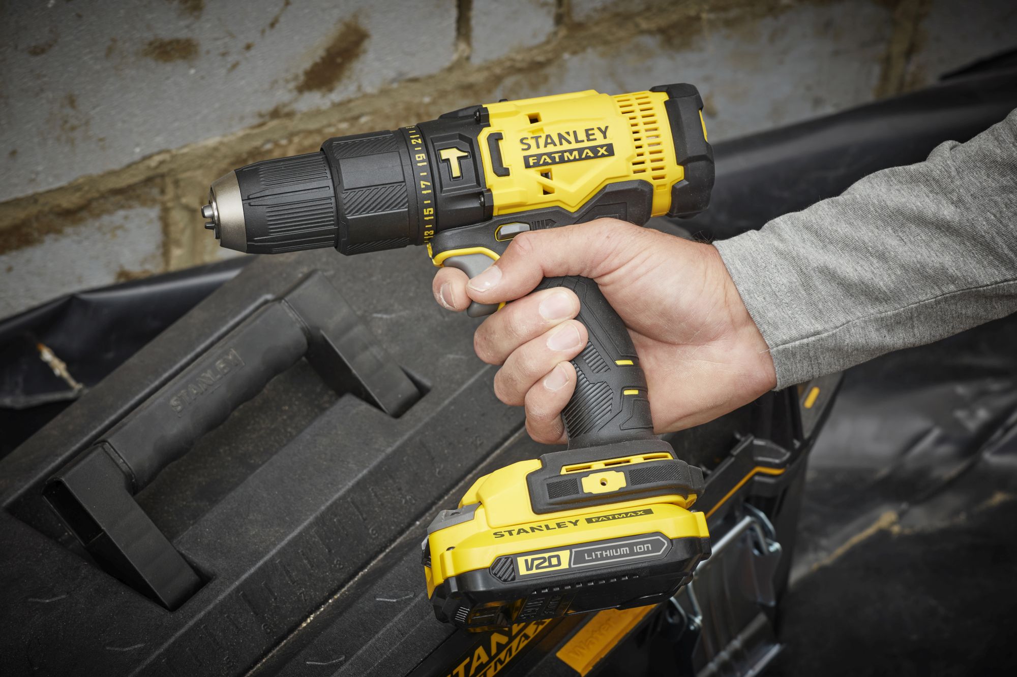 Taladro Percutor V20 18V 50Nm con 2 baterías Li-Ion 1,5Ah