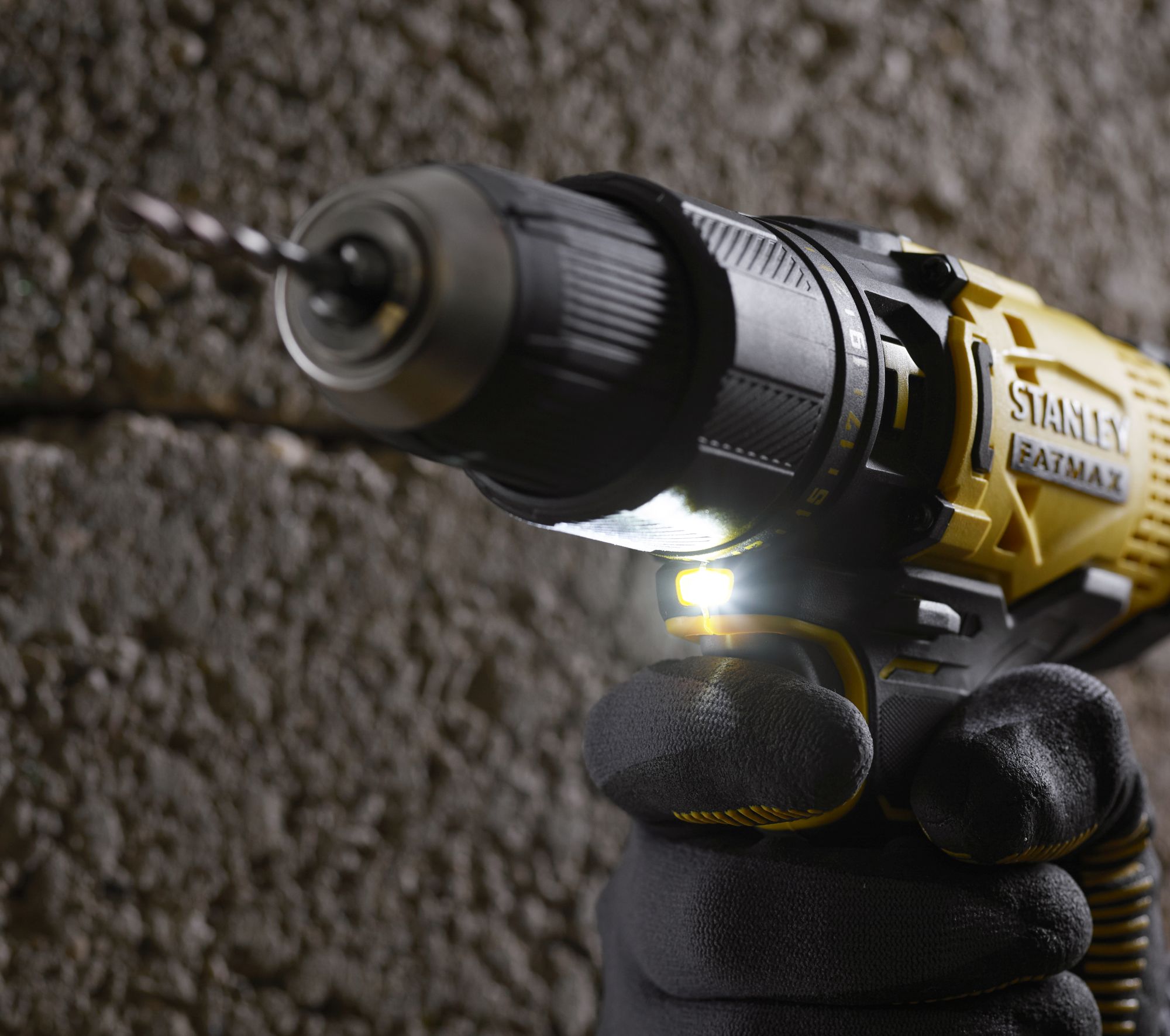 POWER KIT V20 Li-Ion 18V: Taladro Percutor + Atornillador de Impacto + Sierra Circular + Mini-Amoladora con 2 baterías Li-Ion 4Ah y bolsa