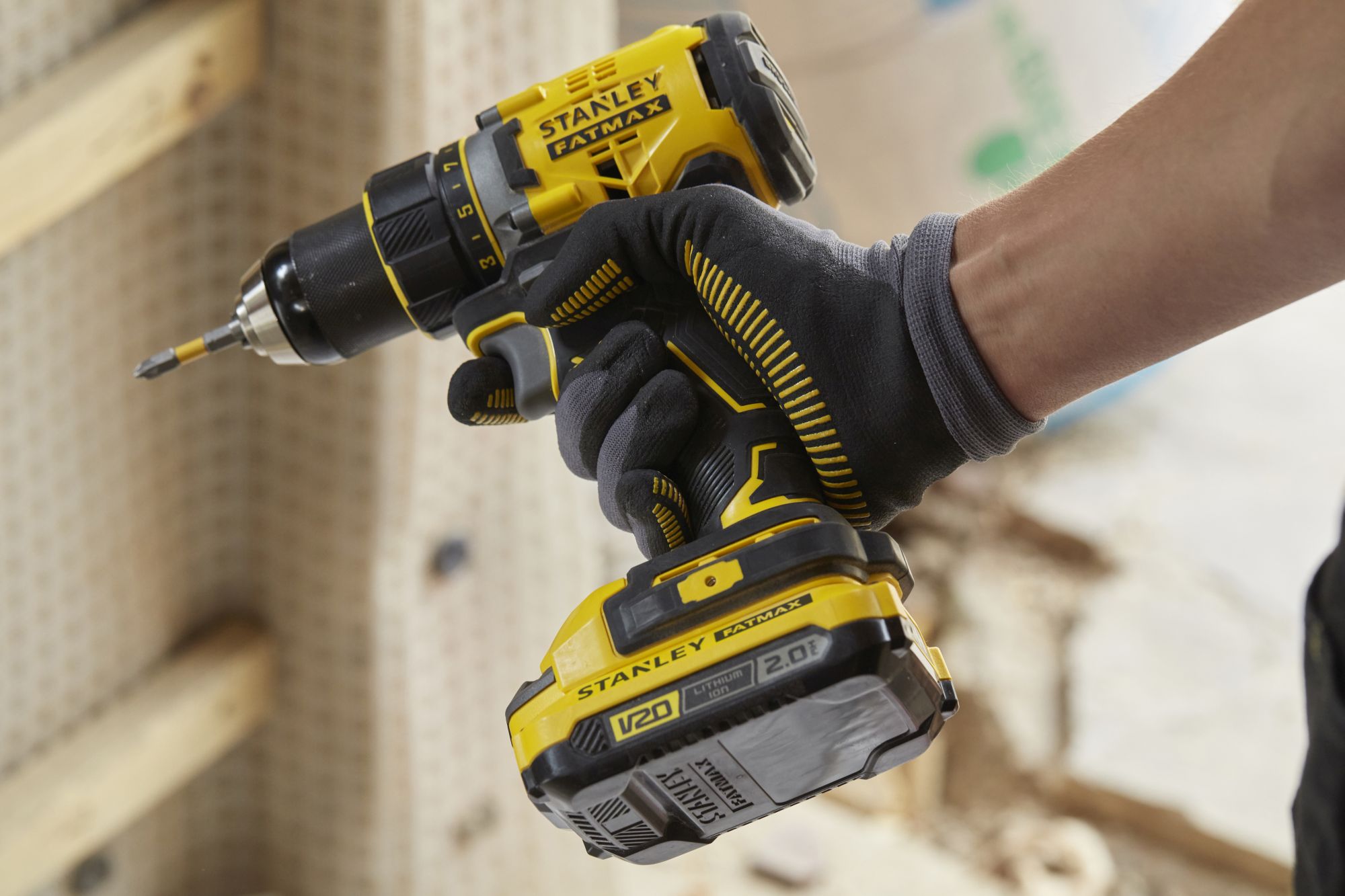 Taladro Atornillador BRUSHLESS V20 18V 80Nm con 2 baterías Li-Ion 2Ah