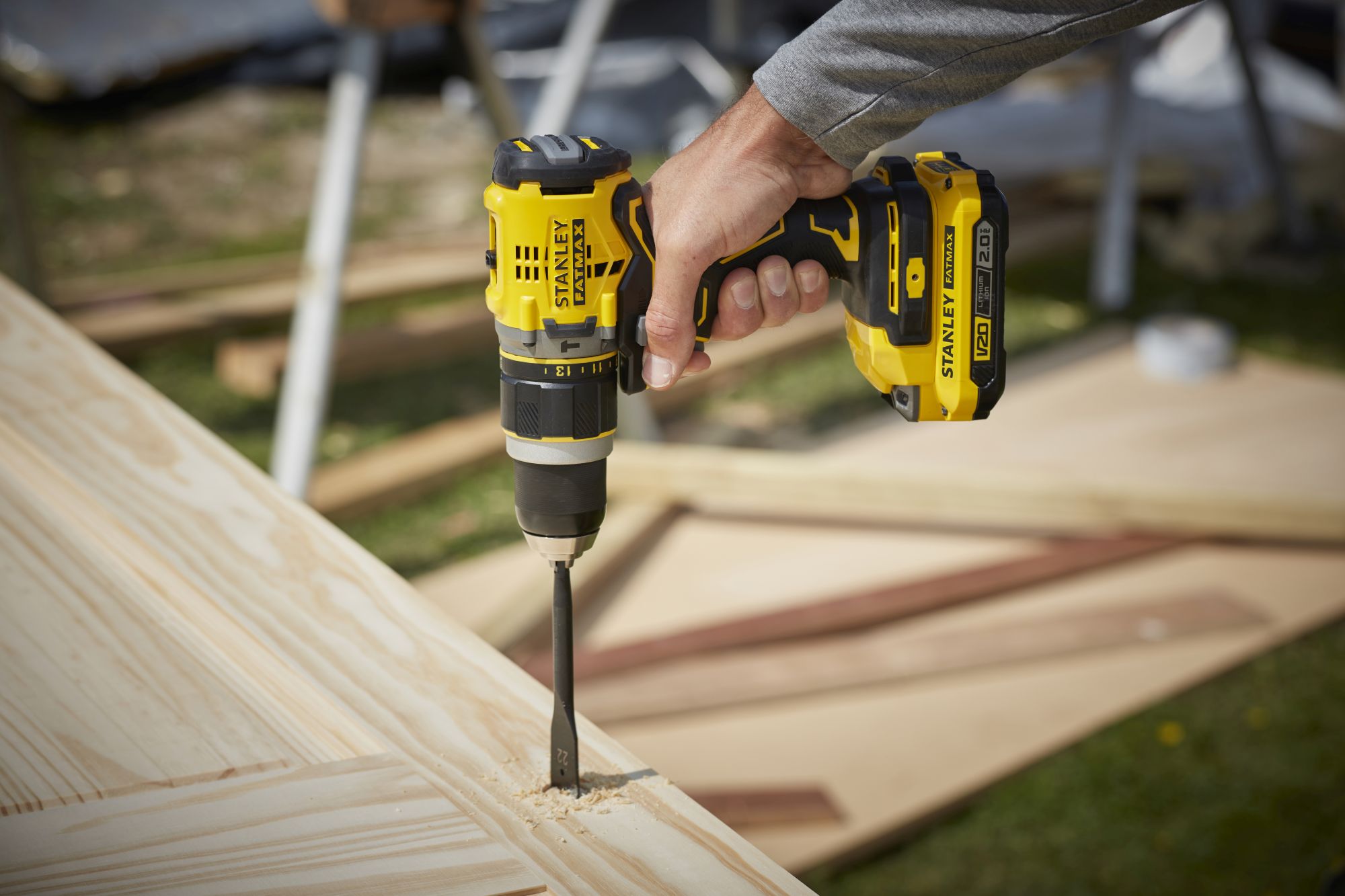 Taladro Percutor BRUSHLESS V20 18V 80Nm con 2 baterías Li-Ion 2Ah