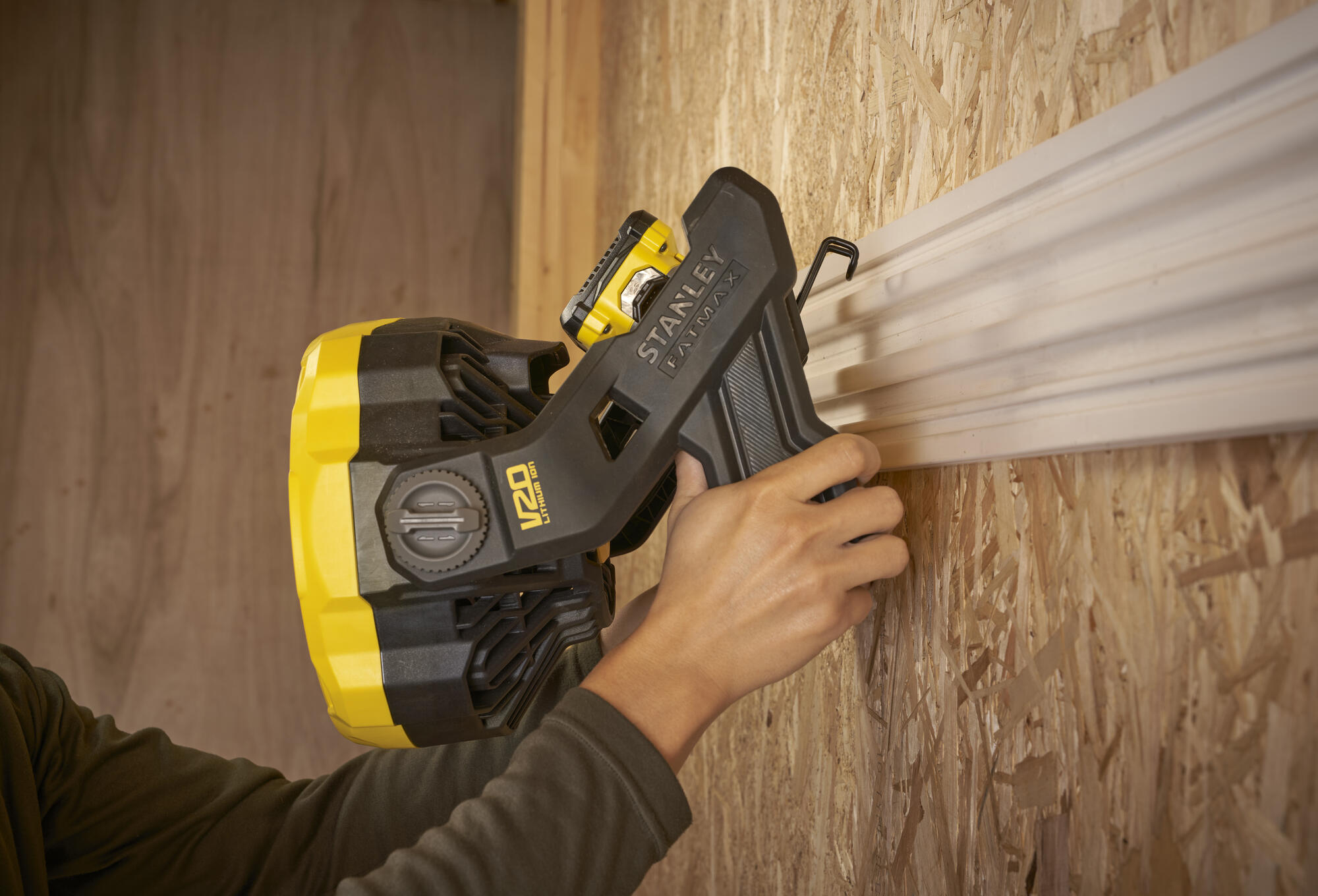 Ventilador V20 18V sin batería/cargador