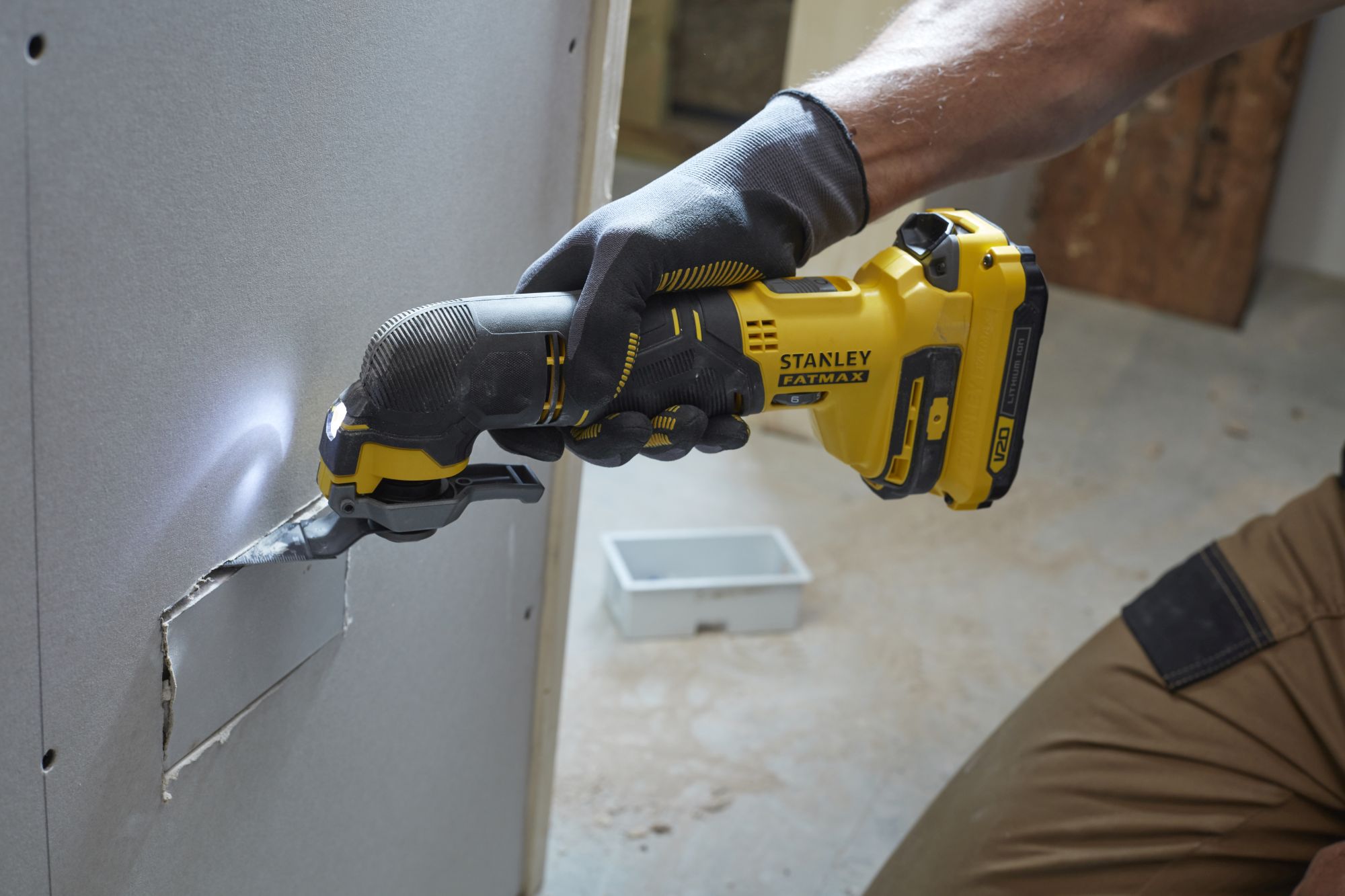 Multi-Herramienta Oscilante V20 18V sin cargador/batería