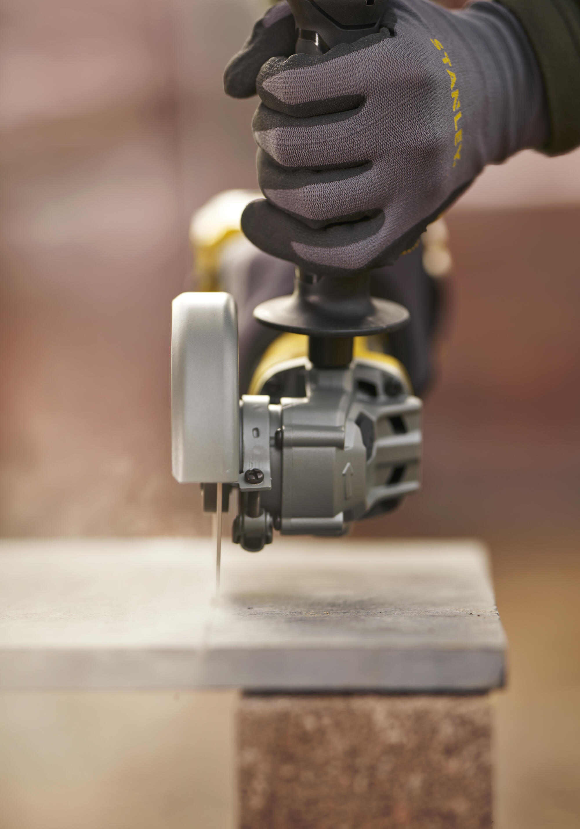 Mini-Amoladora BRUSHLESS V20 18V 125mm sin cargador/batería