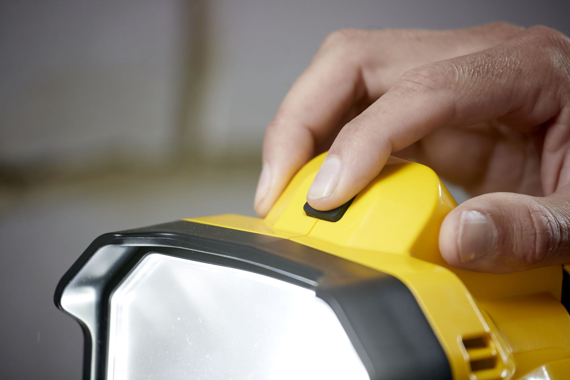 Luz de Área V20 Li-Ion 18V sin cargador/batería