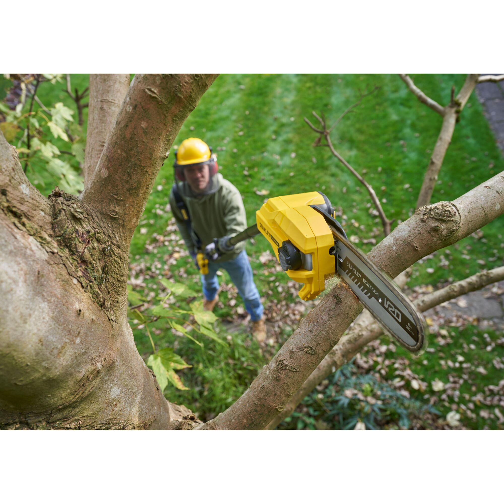 Podadora de pértiga sin escobillas V20 Li-Ion 18V 20cm con una batería 4Ah