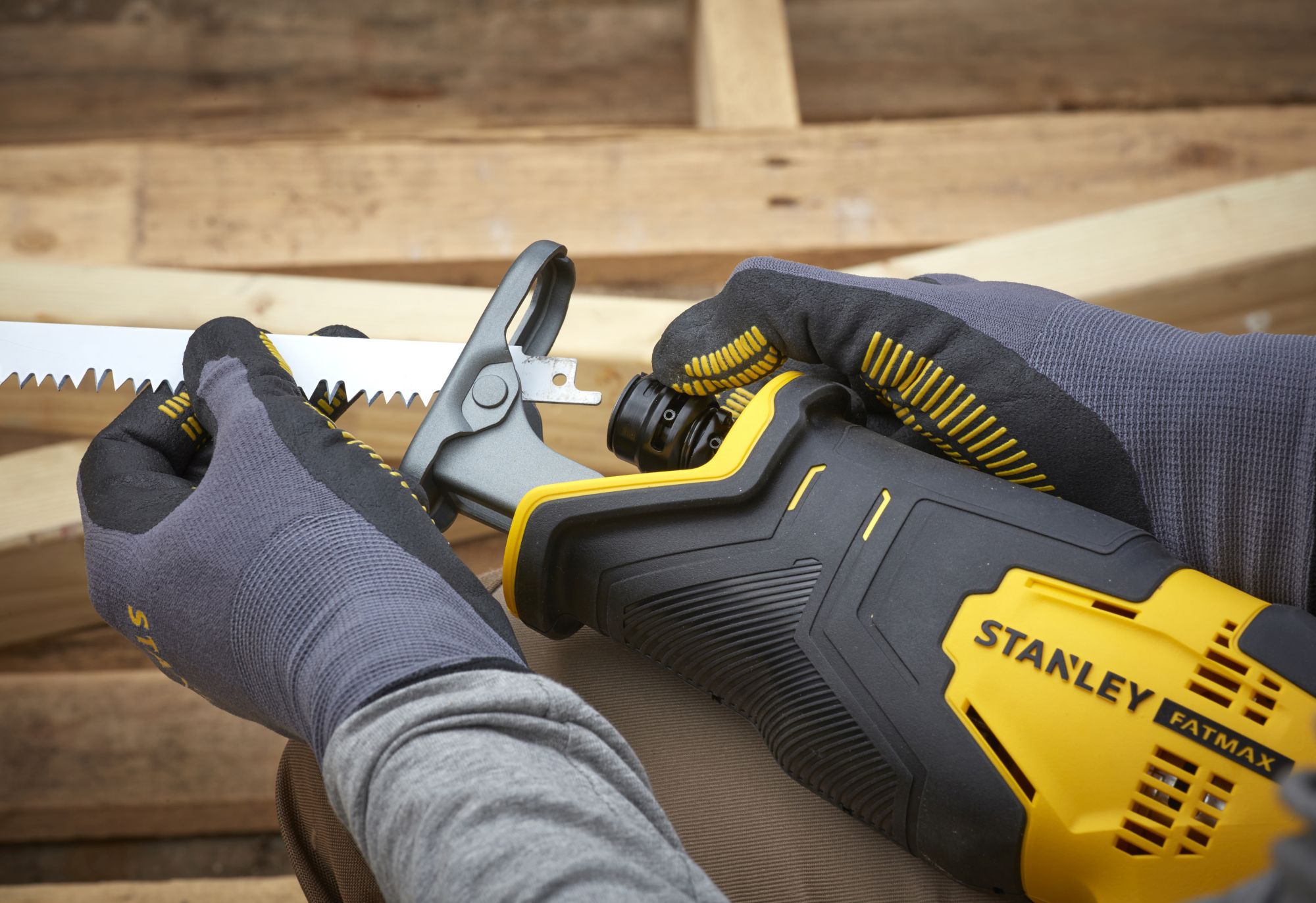 Sierra Sable V20 18V sin batería/cargador