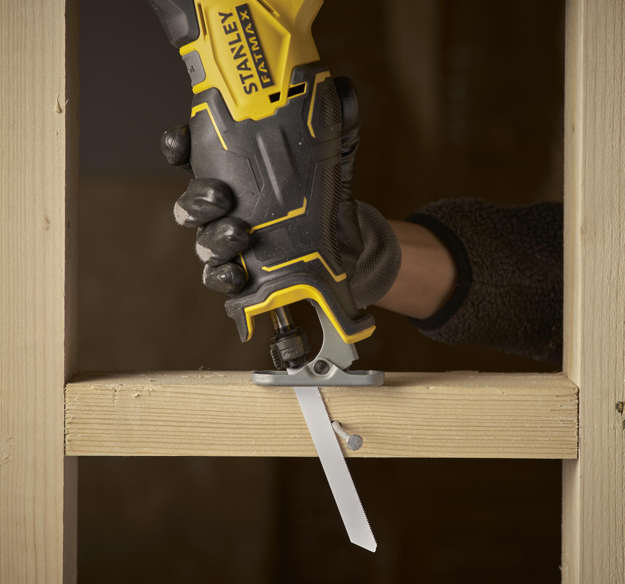 Sierra Sable BRUSHLESS V20 18V 2 Velocidades sin batería/cargador