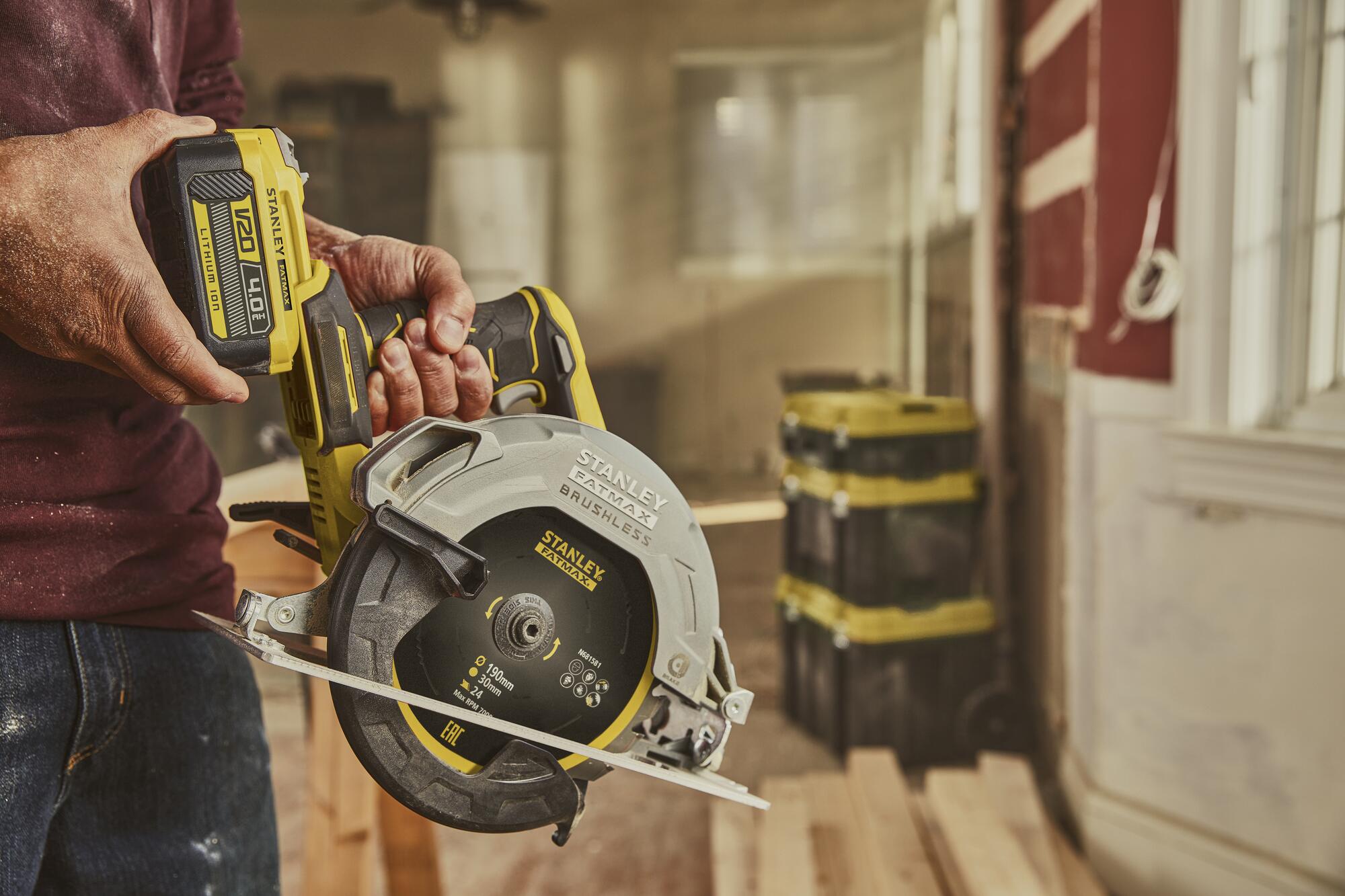 Sierra Circular BRUSHLESS V20 18V Ø190mm sin cargador/batería