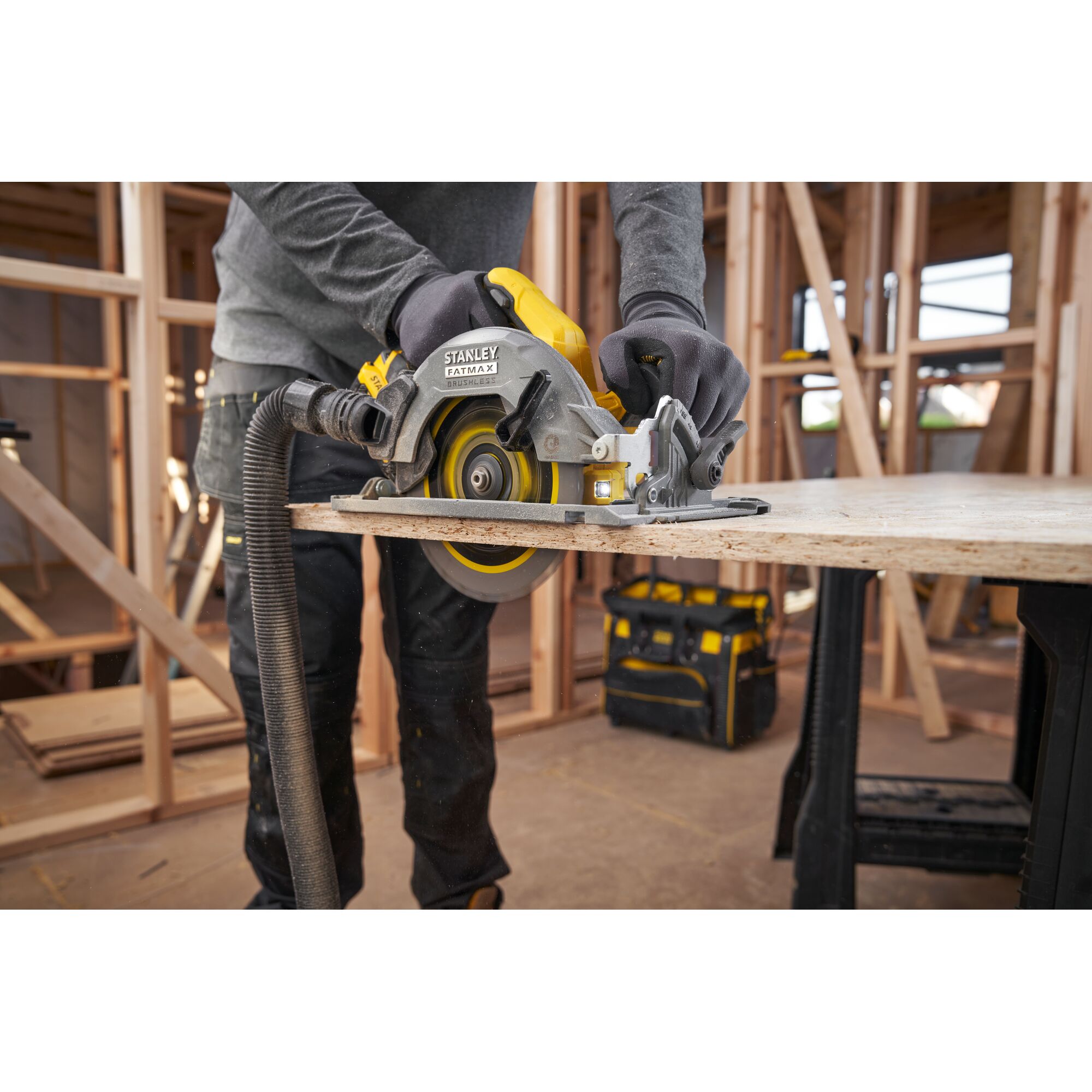 Sierra Circular BRUSHLESS V20 Li-Ion 18V sin cargador/batería