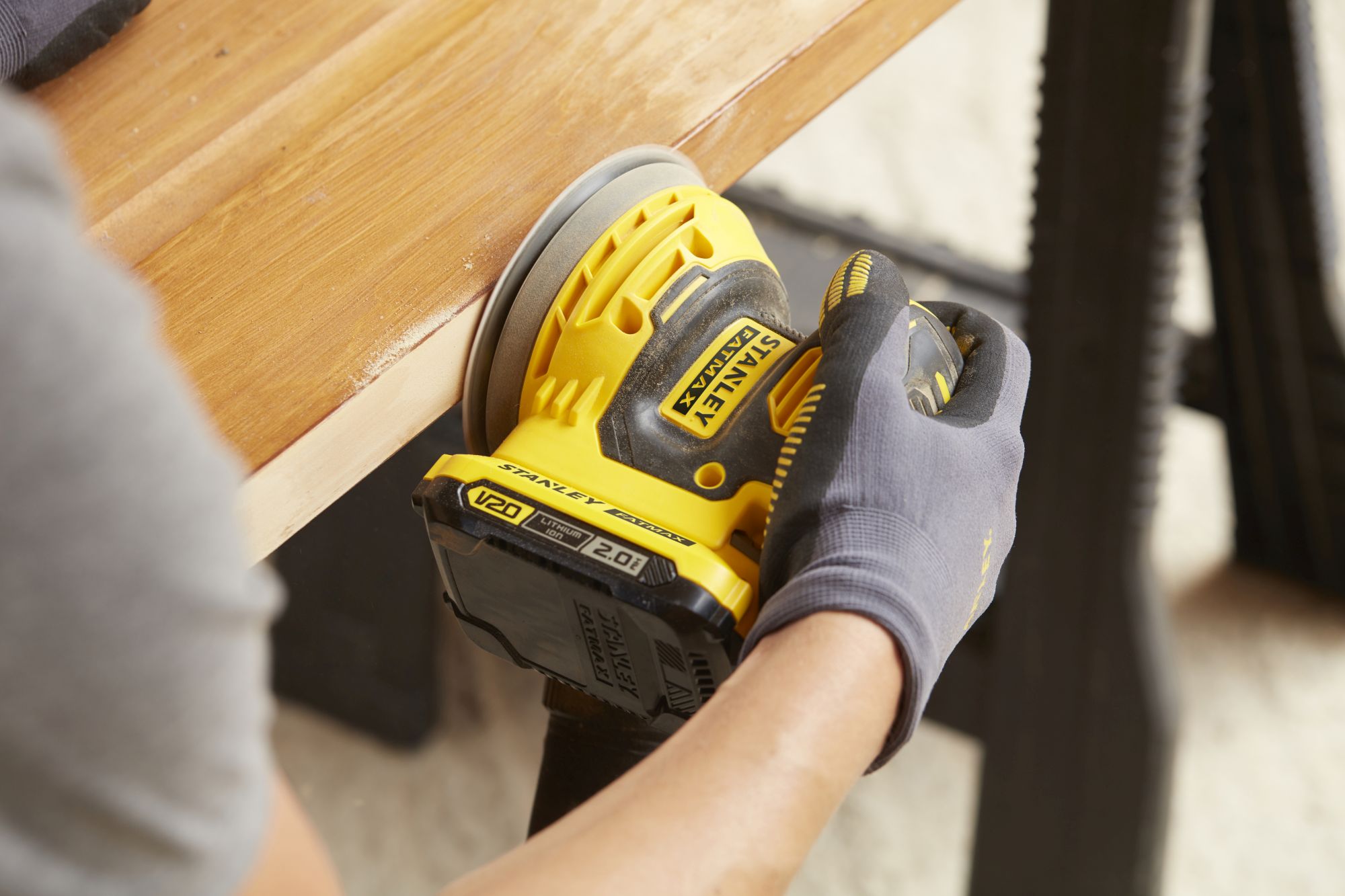 Lijadora Rotorbital V20 18V sin batería/cargador