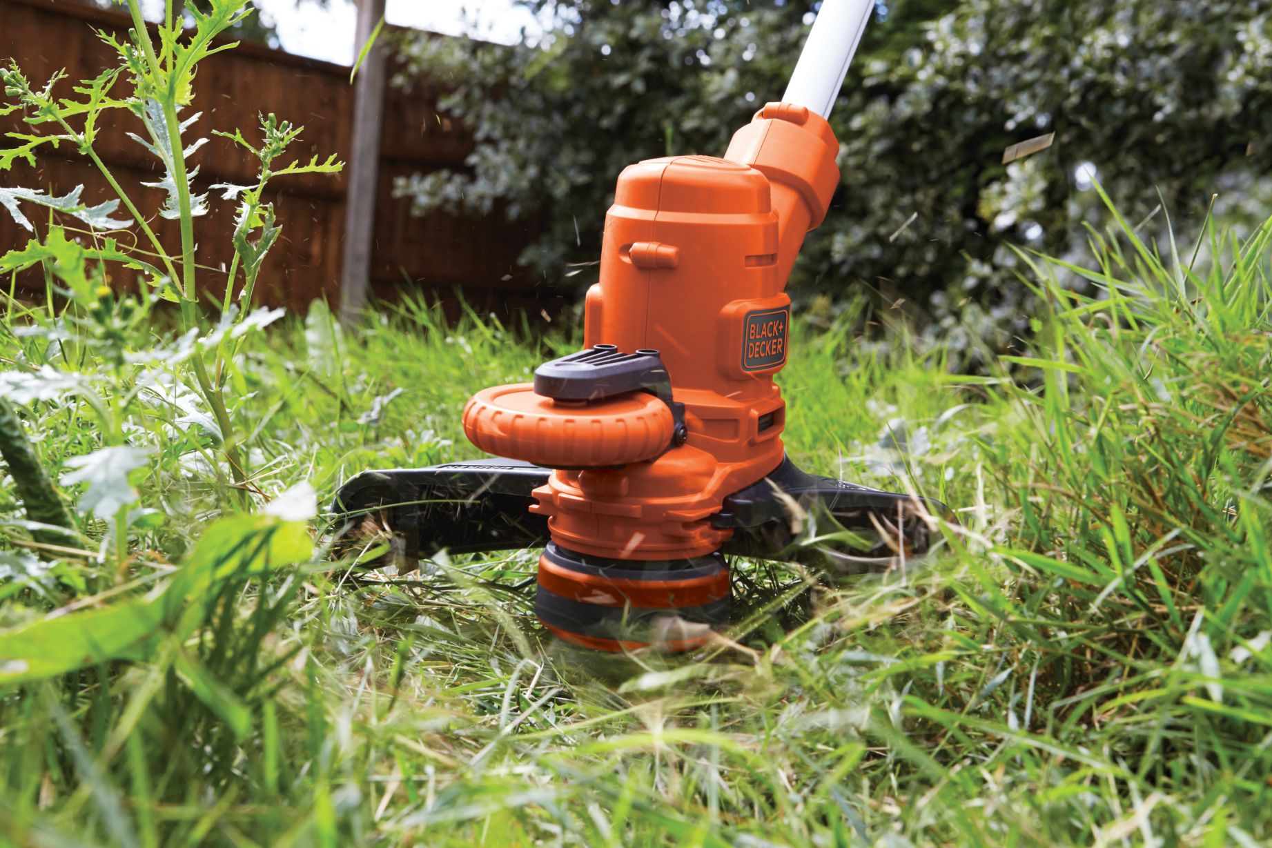 ST5528-QS - Cortabordes 550W 28cm