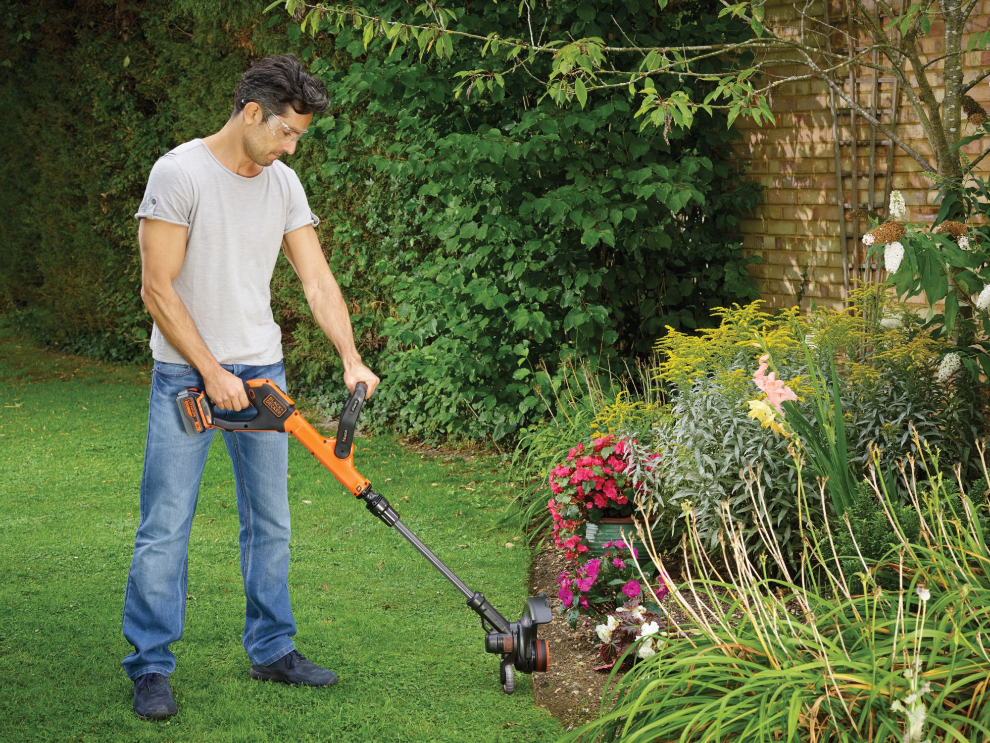 STC1840EPC-QW - Cortabordes POWERCOMMAND Easy Feed 18V 4.0Ah 30cm