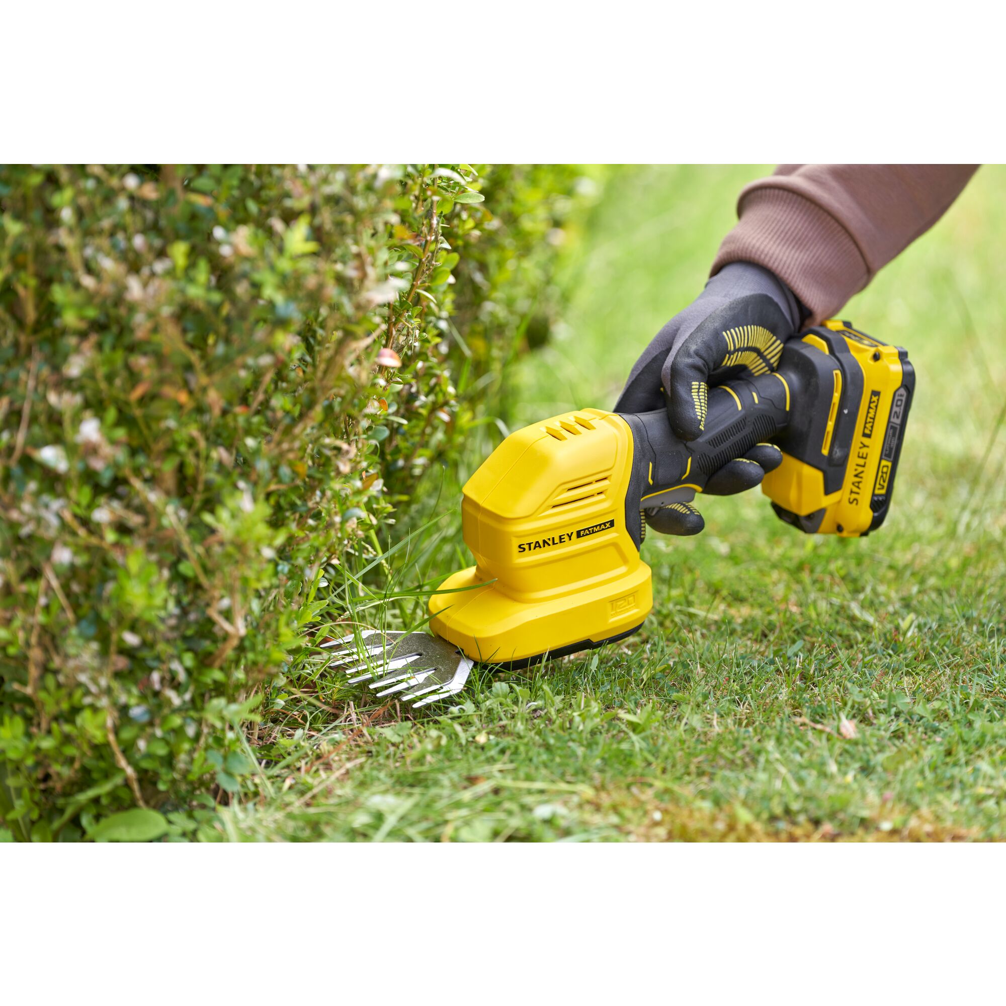 Kit Tijera cortacésped + arreglasetos V20 Li-Ion 18V con una batería 2Ah