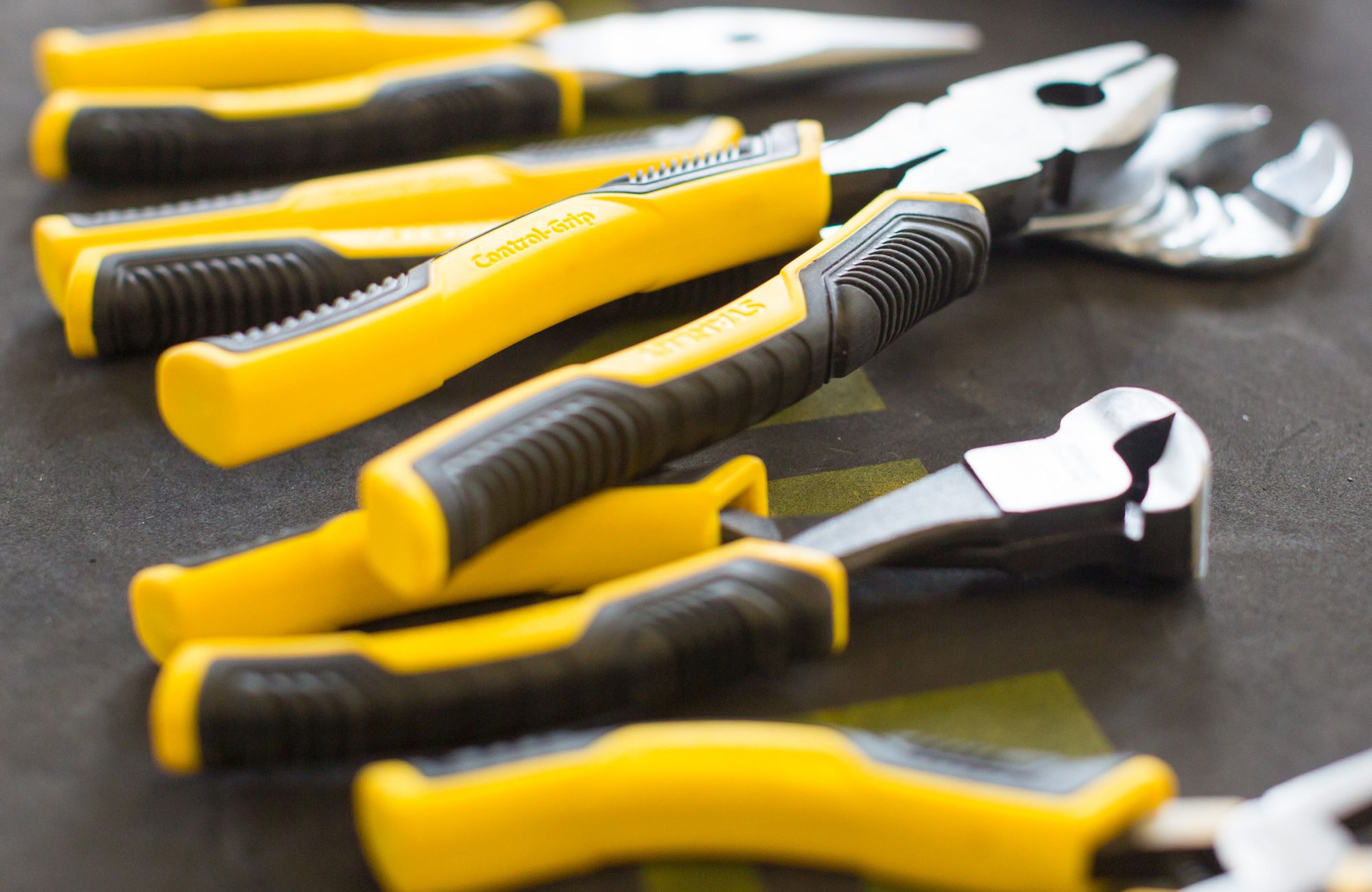 Alicate Control Grip universal 150mm