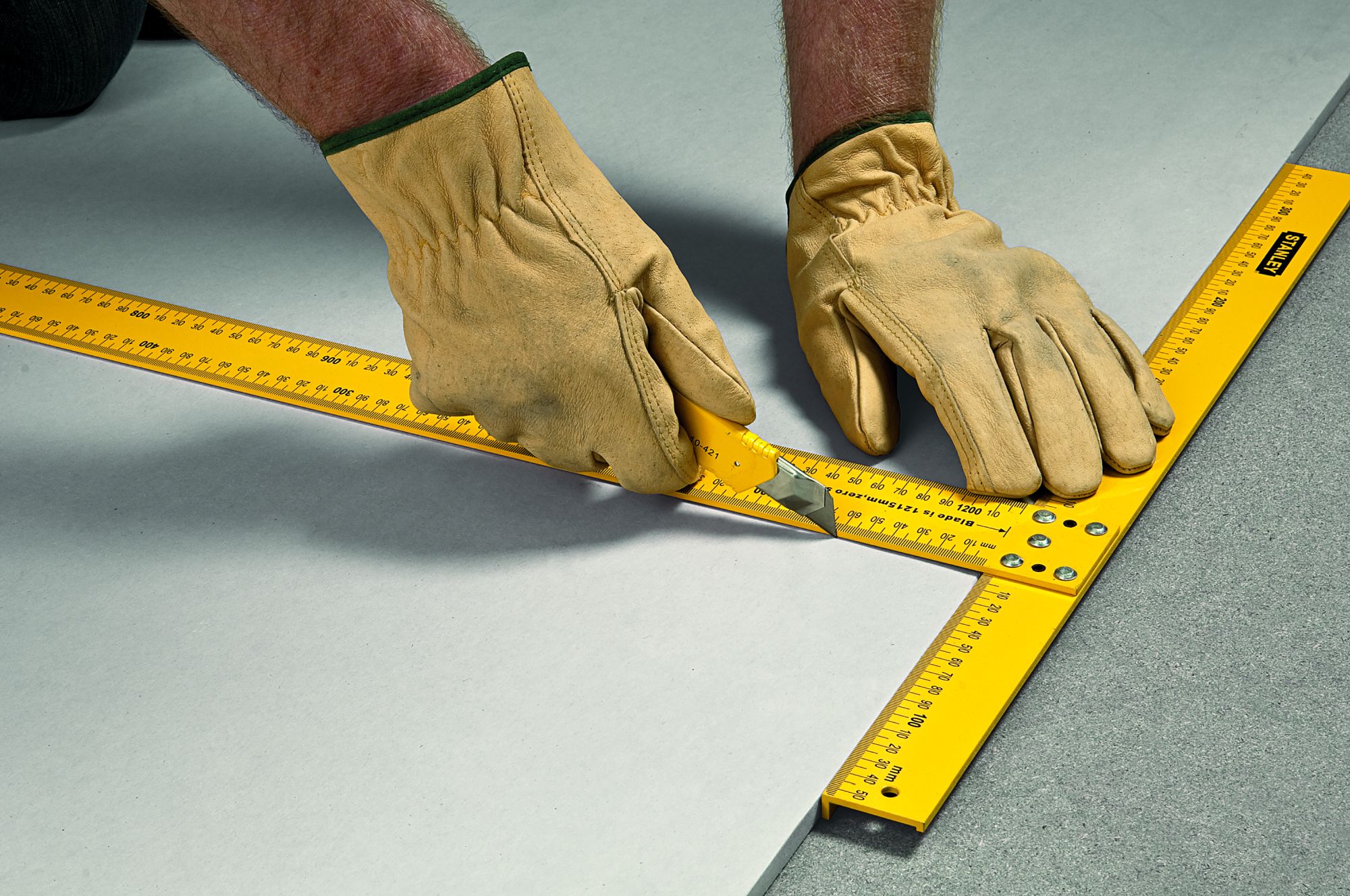 Escuadra de corte en T