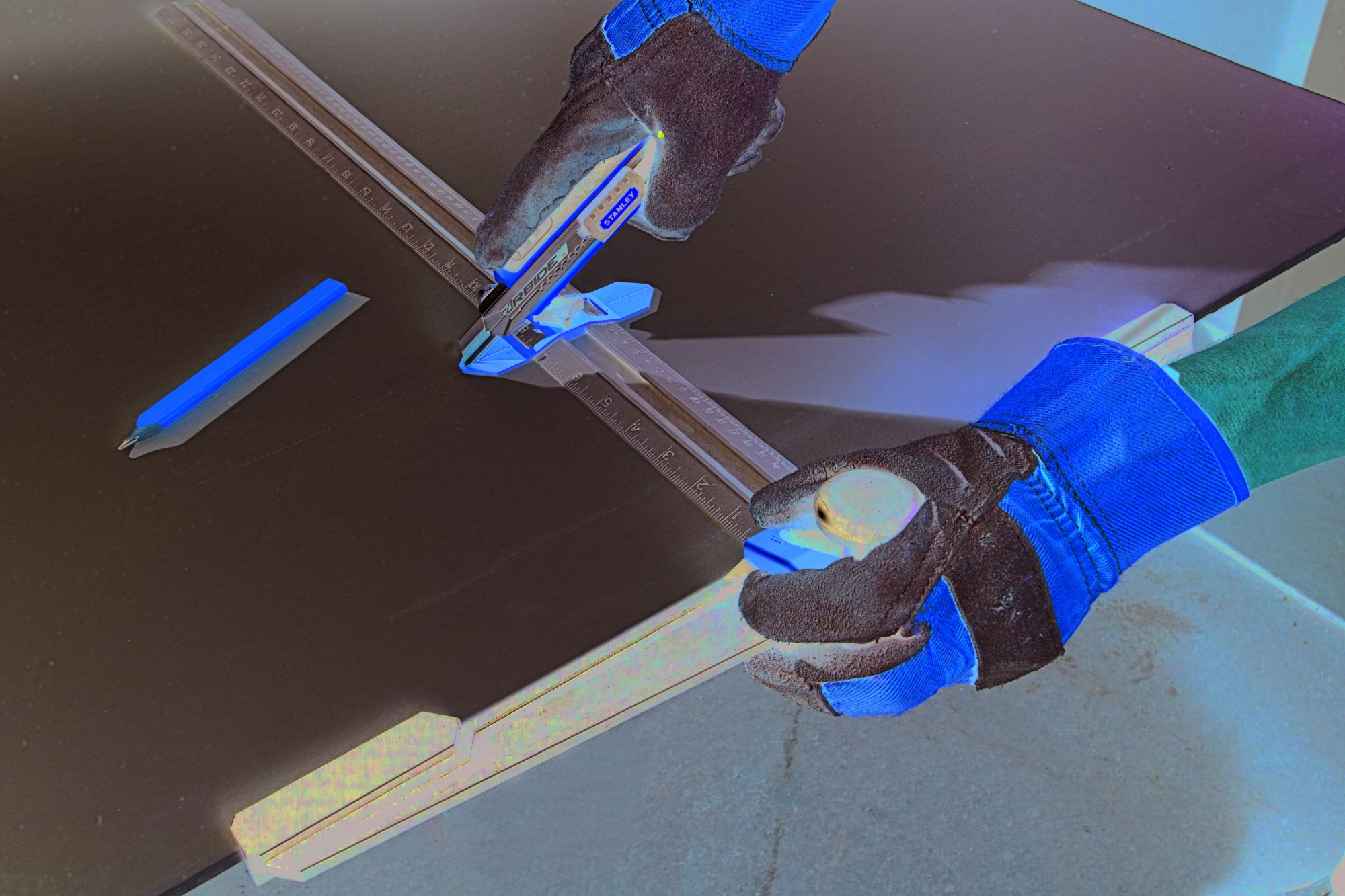 Escuadra de corte en T