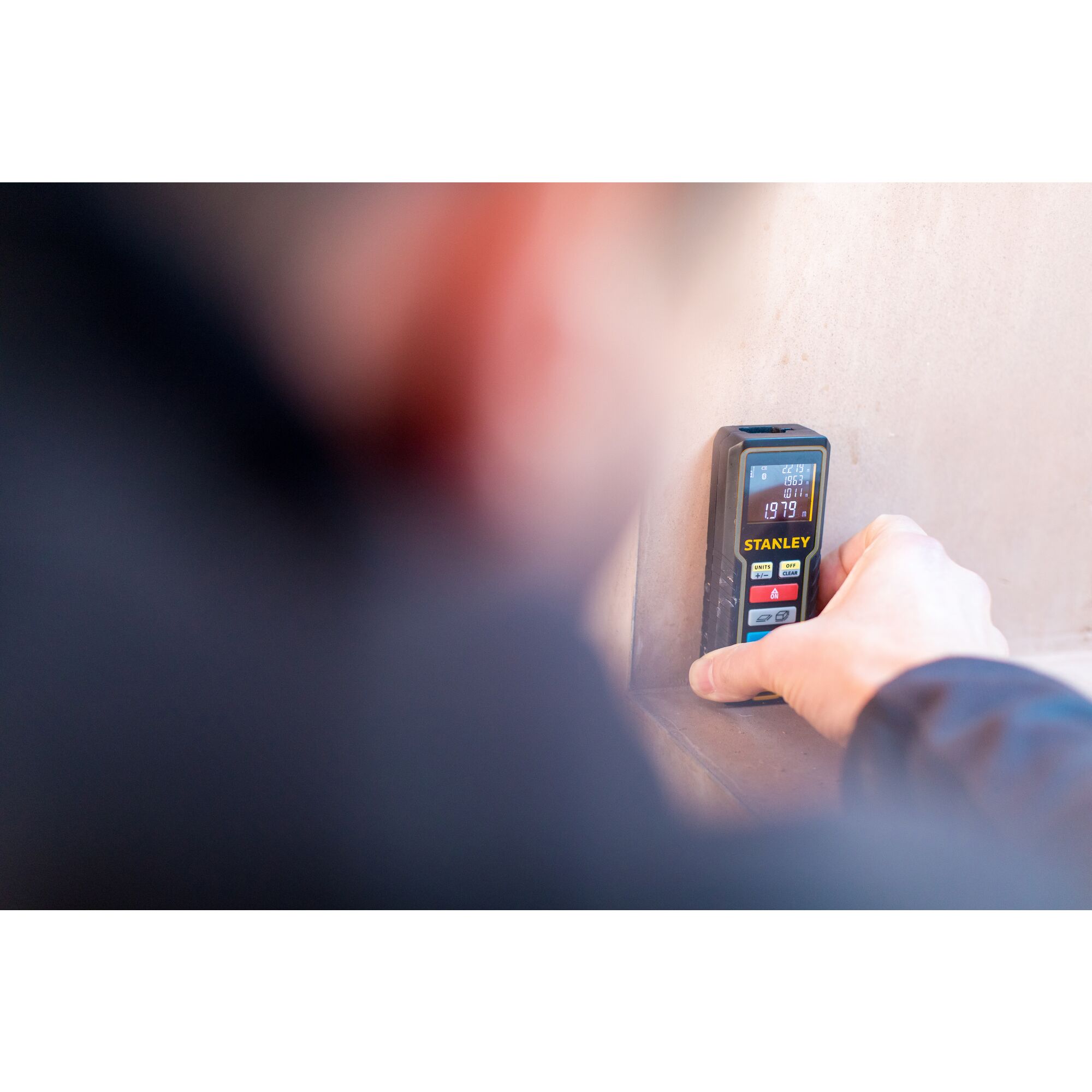 TLM99SI.  Medidor láser con Bluetooth 35m