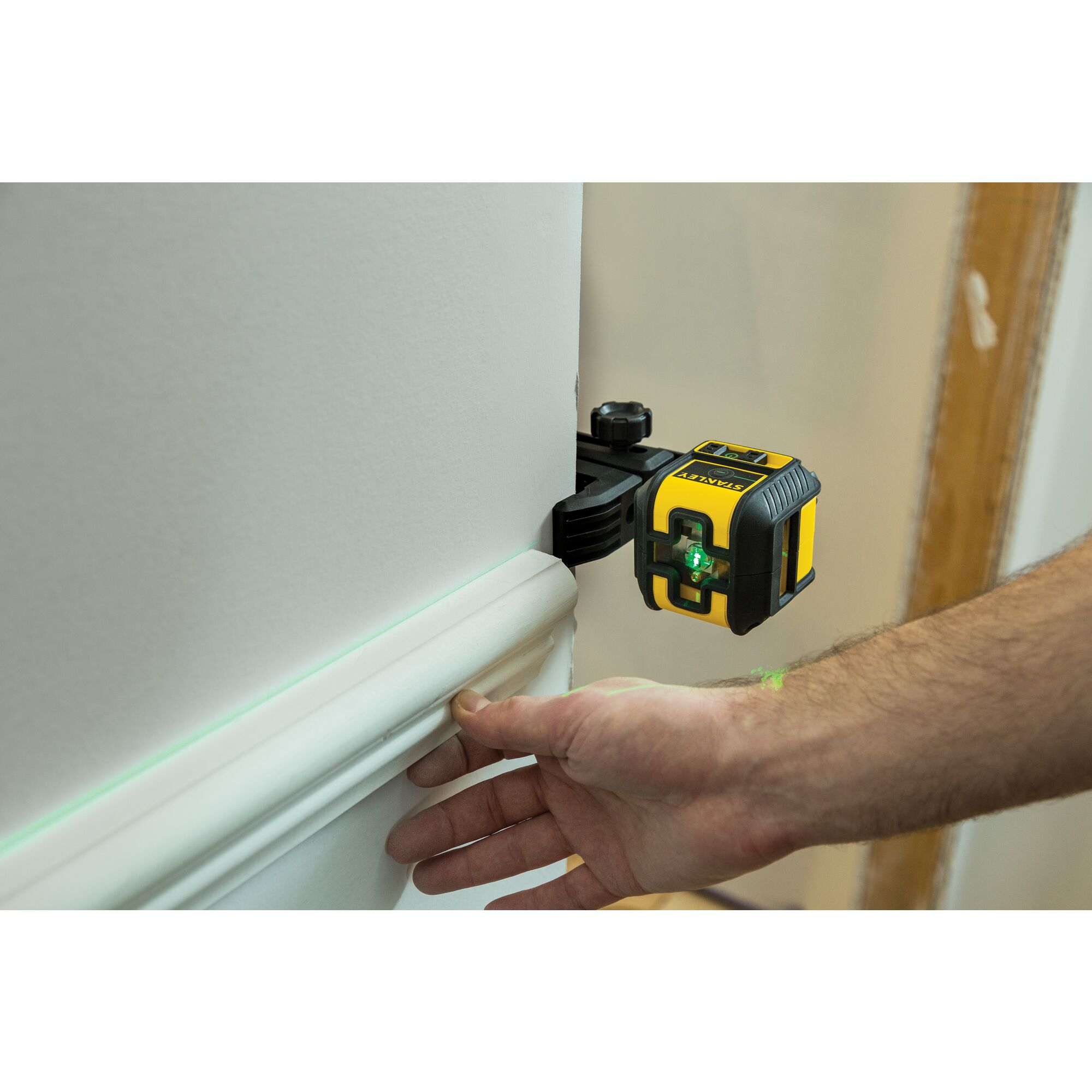 NIVEL LÁSER STANLEY® CROSS 90™ Verde