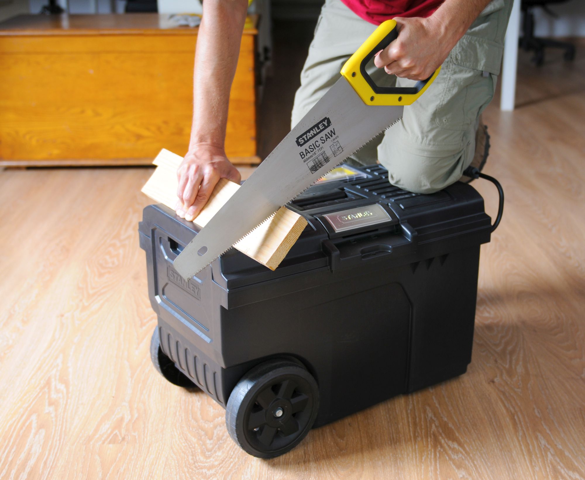 Arcón de transporte contractor autocierre 57L