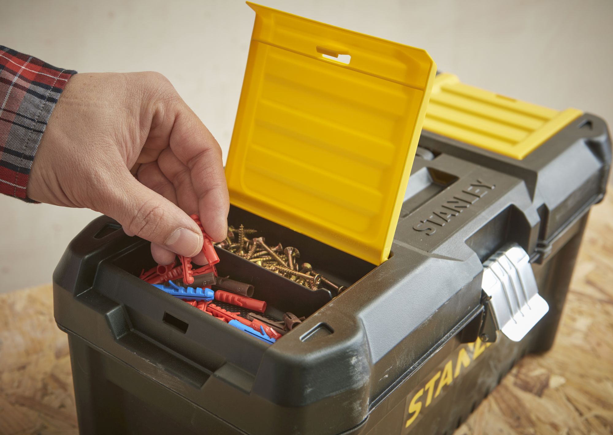 Caja de herramientas de plástico 16