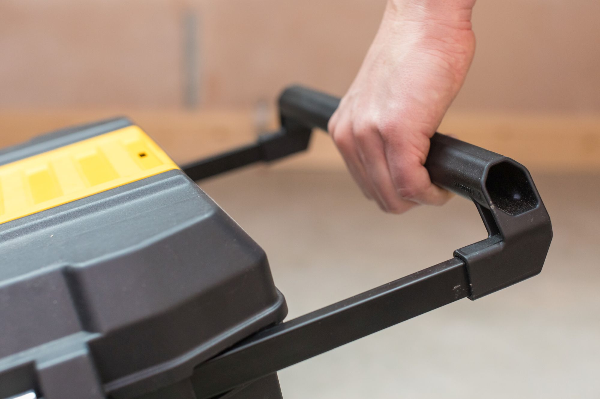 Arcón 50L Essential con cierres metálicos