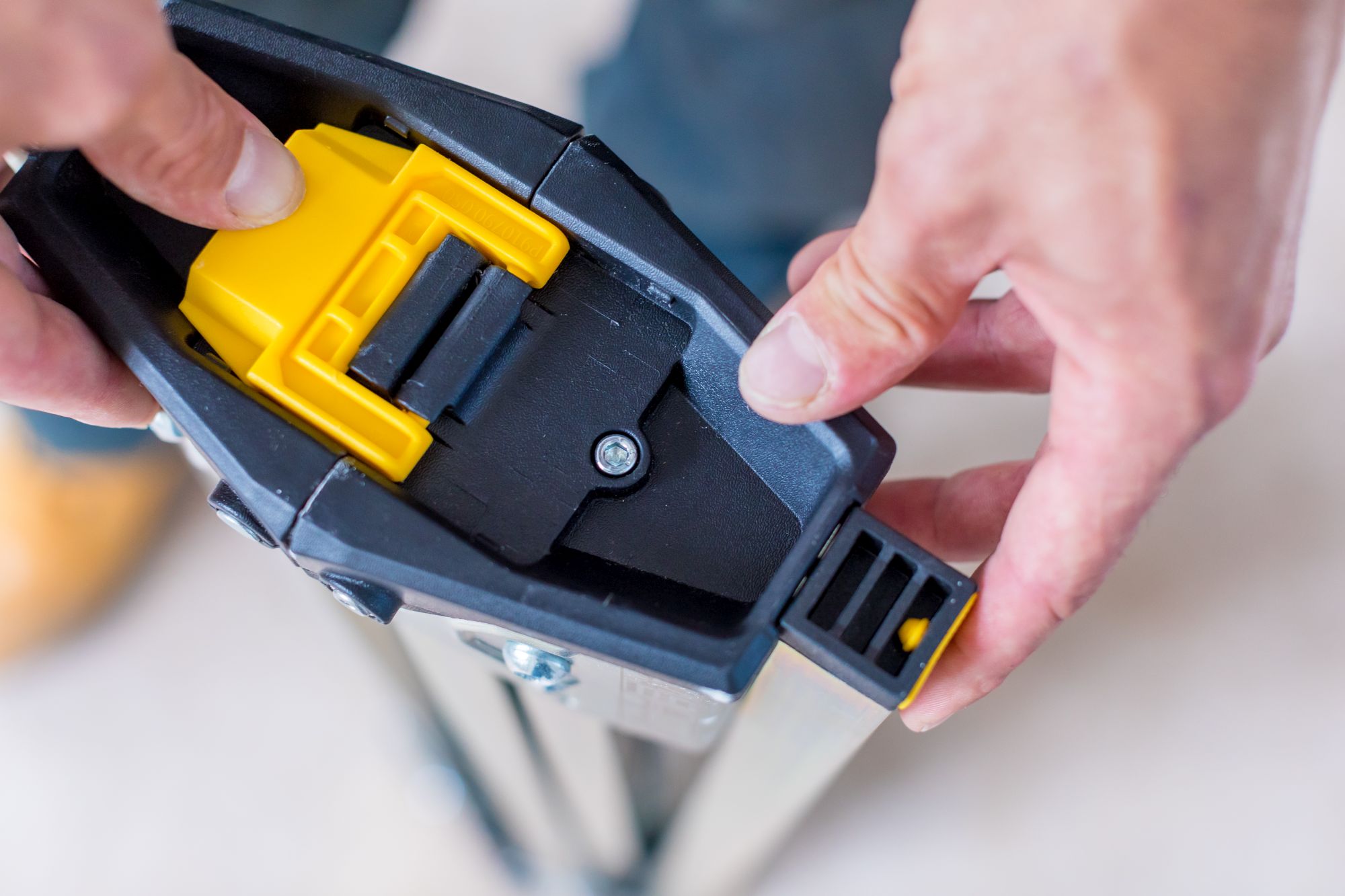 Caballete ESSENTIAL metálico (x2)