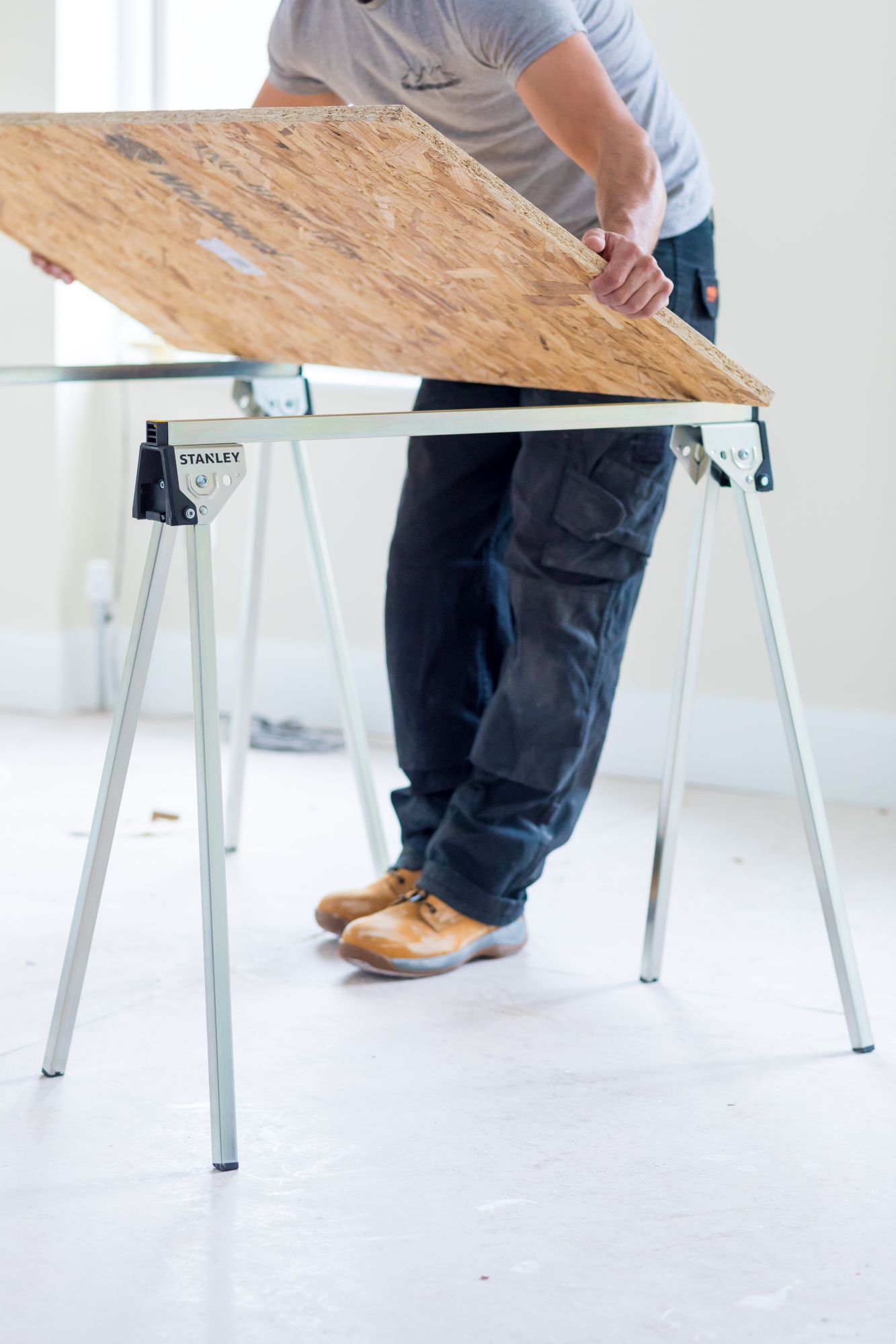 Caballete ESSENTIAL metálico (x2)