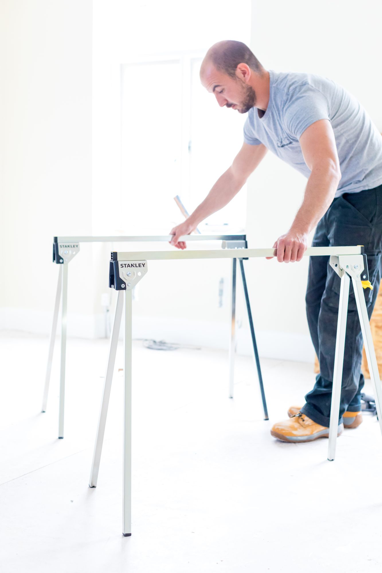 Caballete ESSENTIAL metálico (x2)