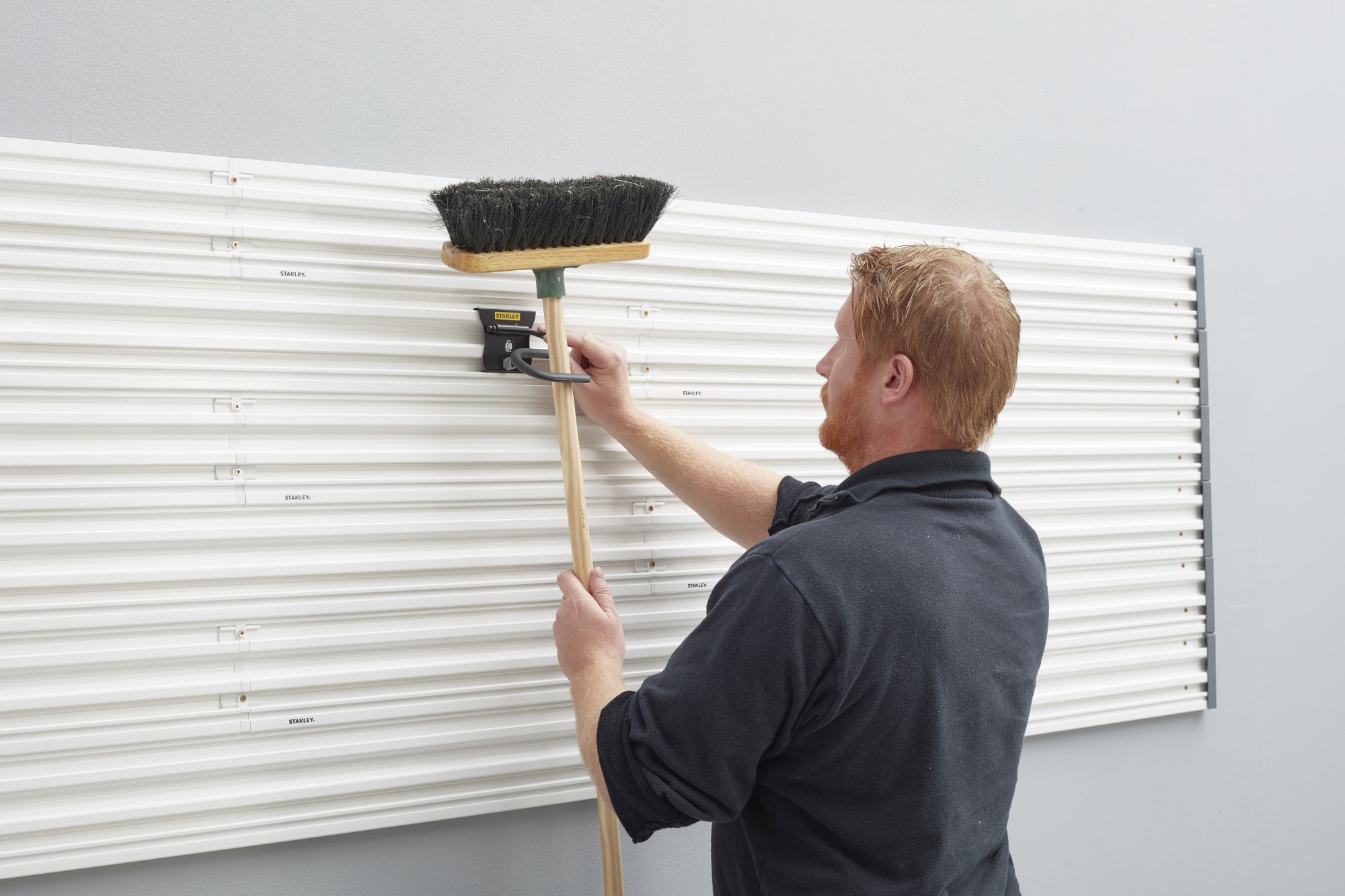 Gancho curvo y pivotante TRACKWALL™