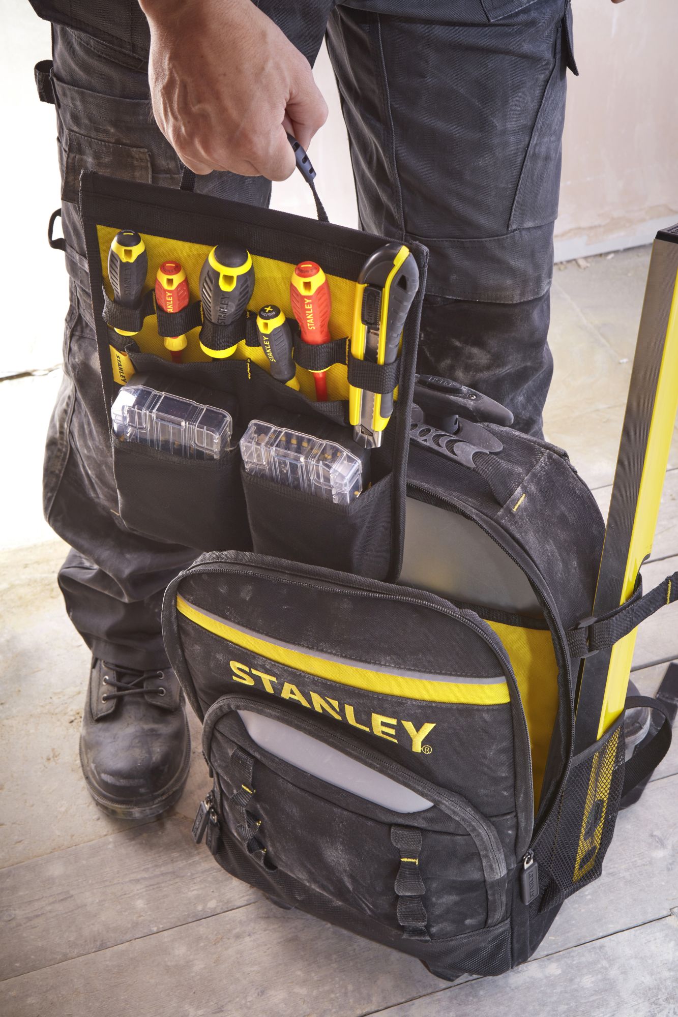 Mochila con ruedas STANLEY®