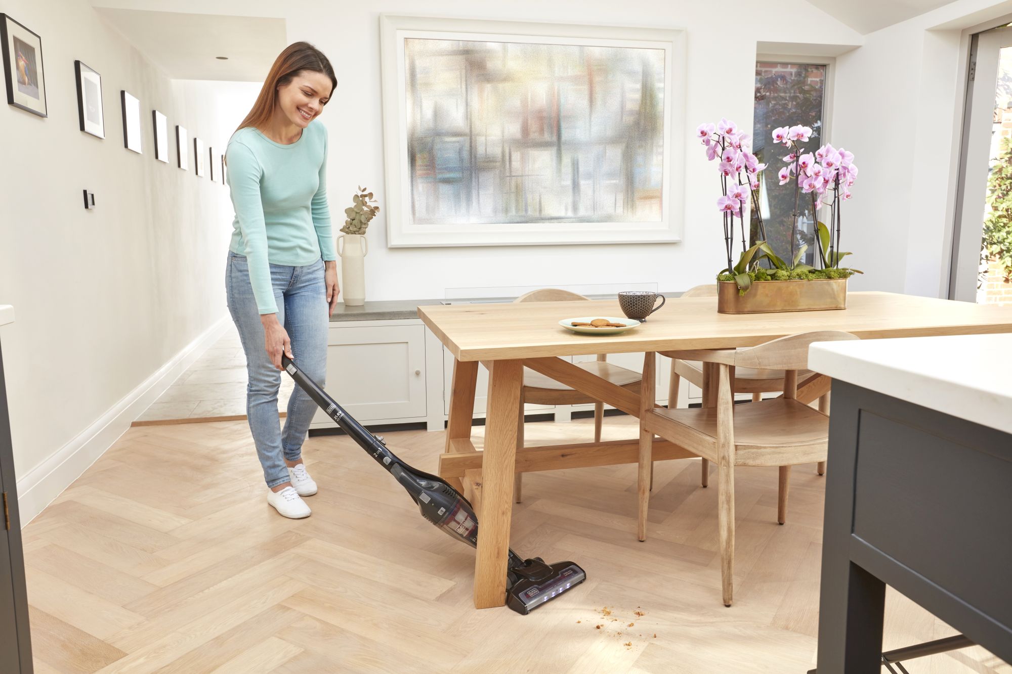 SVB620JW-QW - Aspirador de escoba 2 en 1. Potencia 21,6V y batería 2 Ah