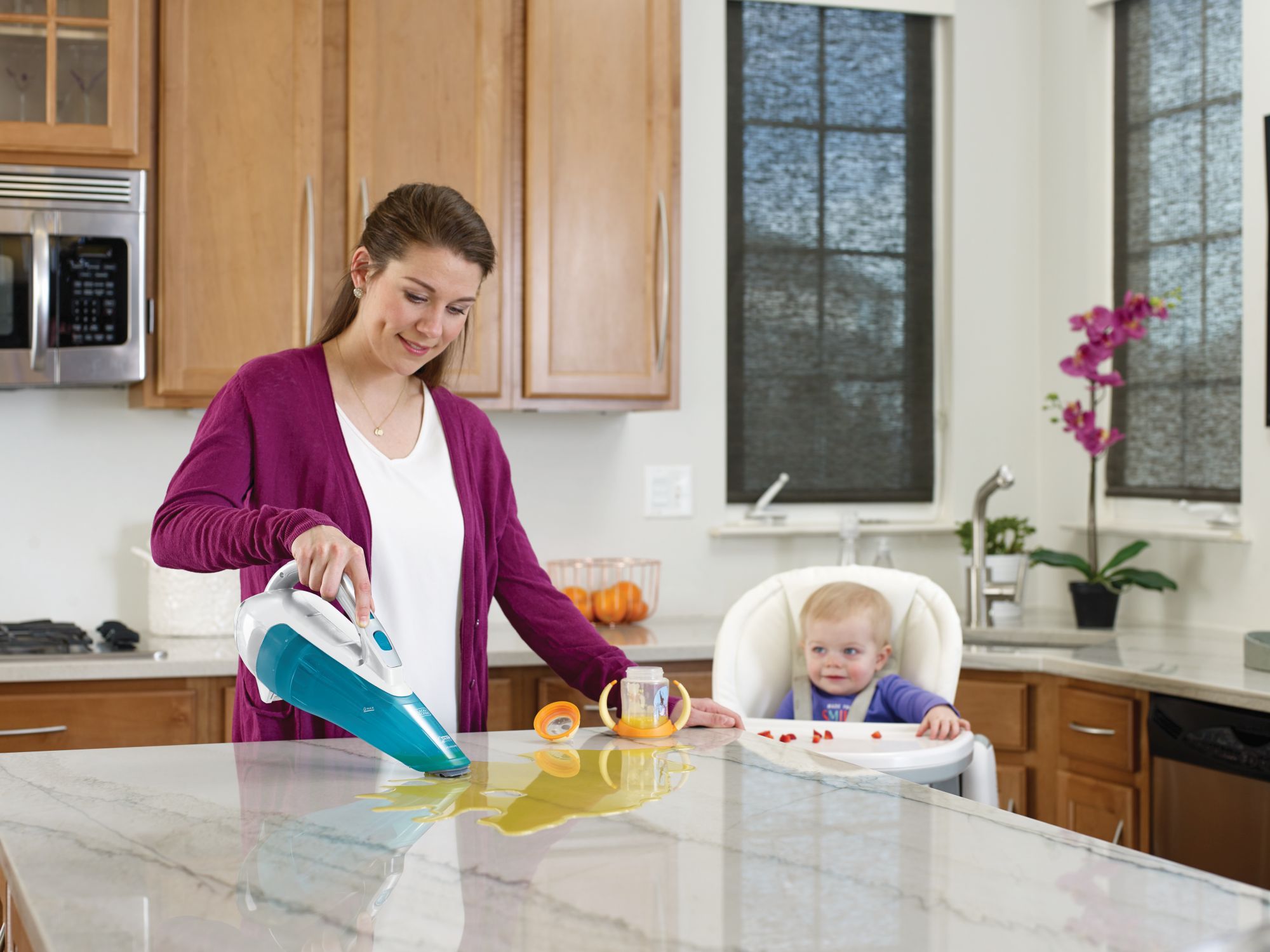 WDA315J-QW - Aspirador de MaNo Dustbuster Litio 16.2Wh para Sólidos y Líquidos