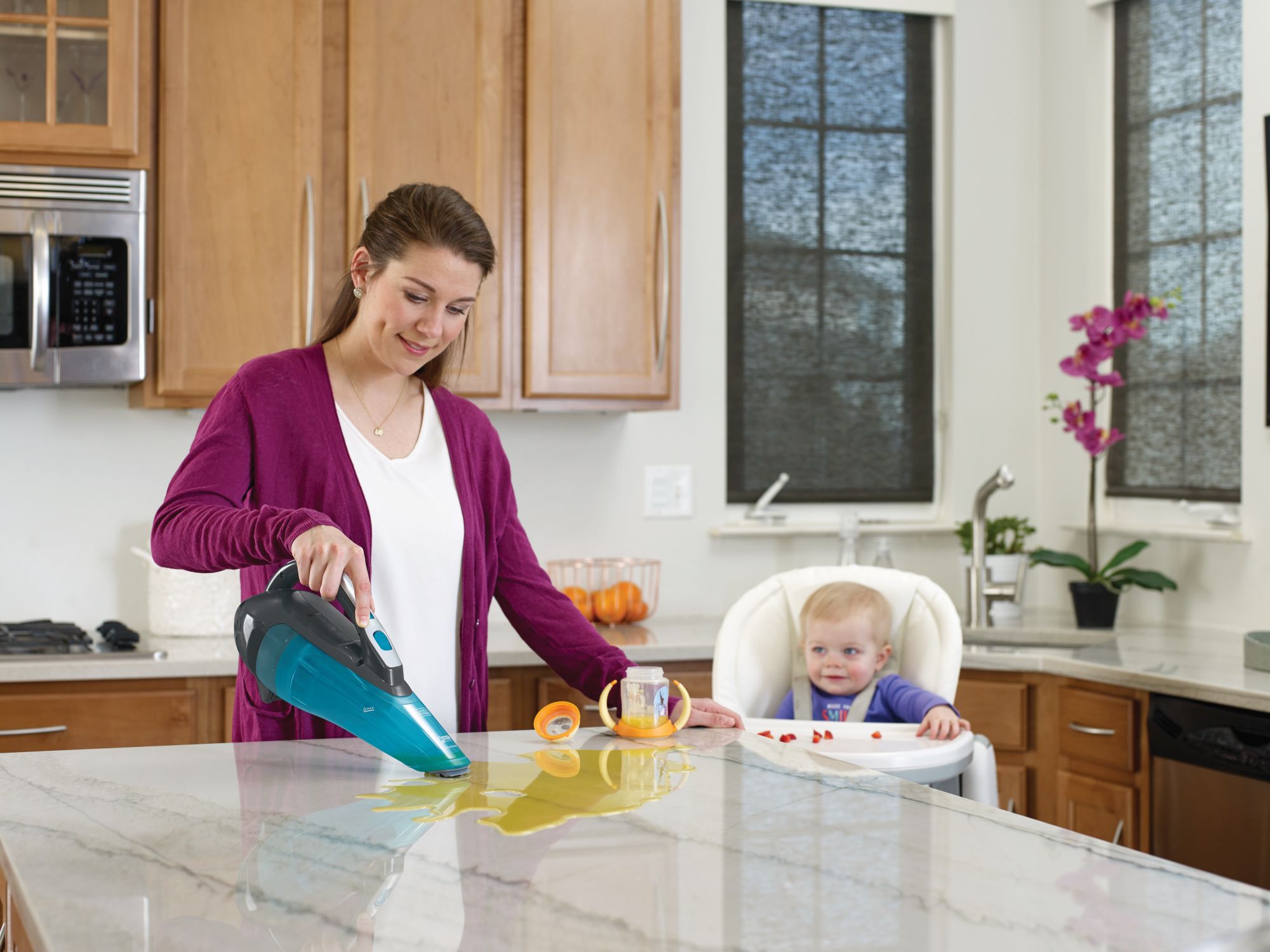 WDA320J-QW - Aspirador de MaNo Dustbuster Litio 21.6Wh para Sólidos y Líquidos