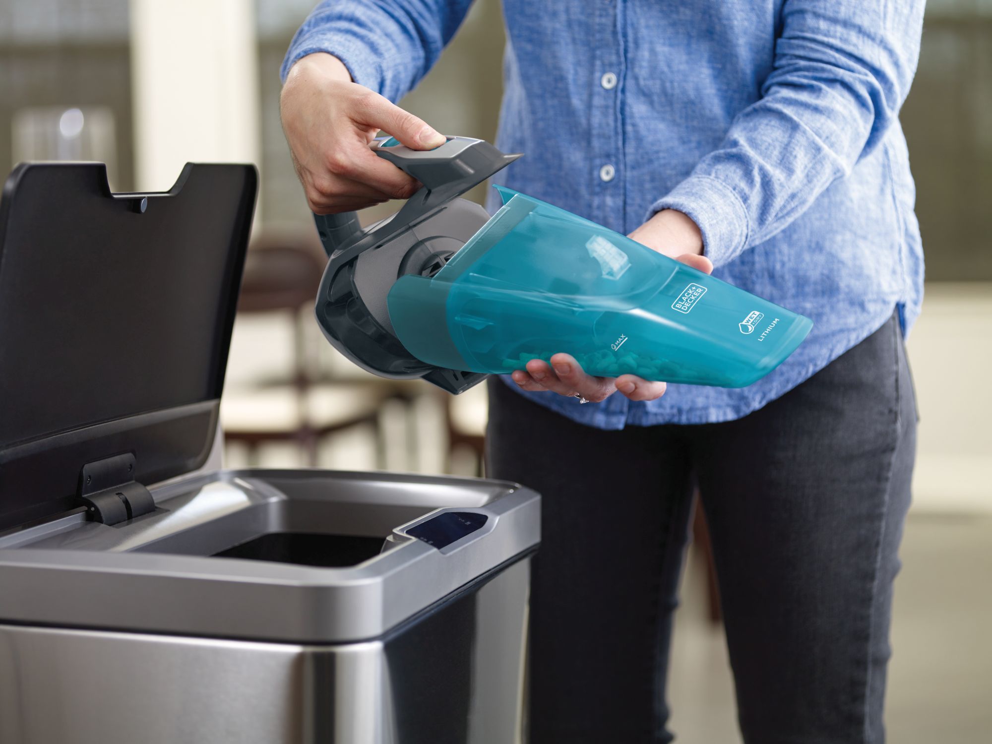 WDA320J-QW - Aspirador de MaNo Dustbuster Litio 21.6Wh para Sólidos y Líquidos