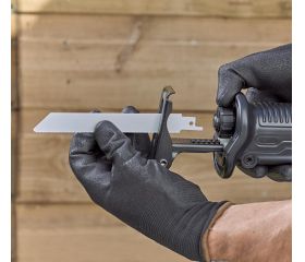 BES301-QS - Sierra Sable 750W con accesorio para podar y 2 hojas