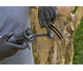 BES301-QS - Sierra Sable 750W con accesorio para podar y 2 hojas